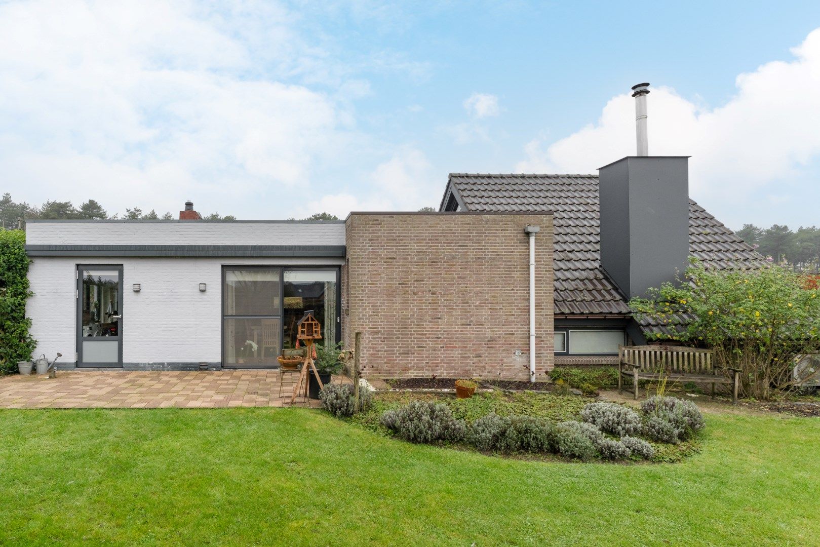 Instapklare woning met een aangename en verzorgde tuin te koop! foto 24