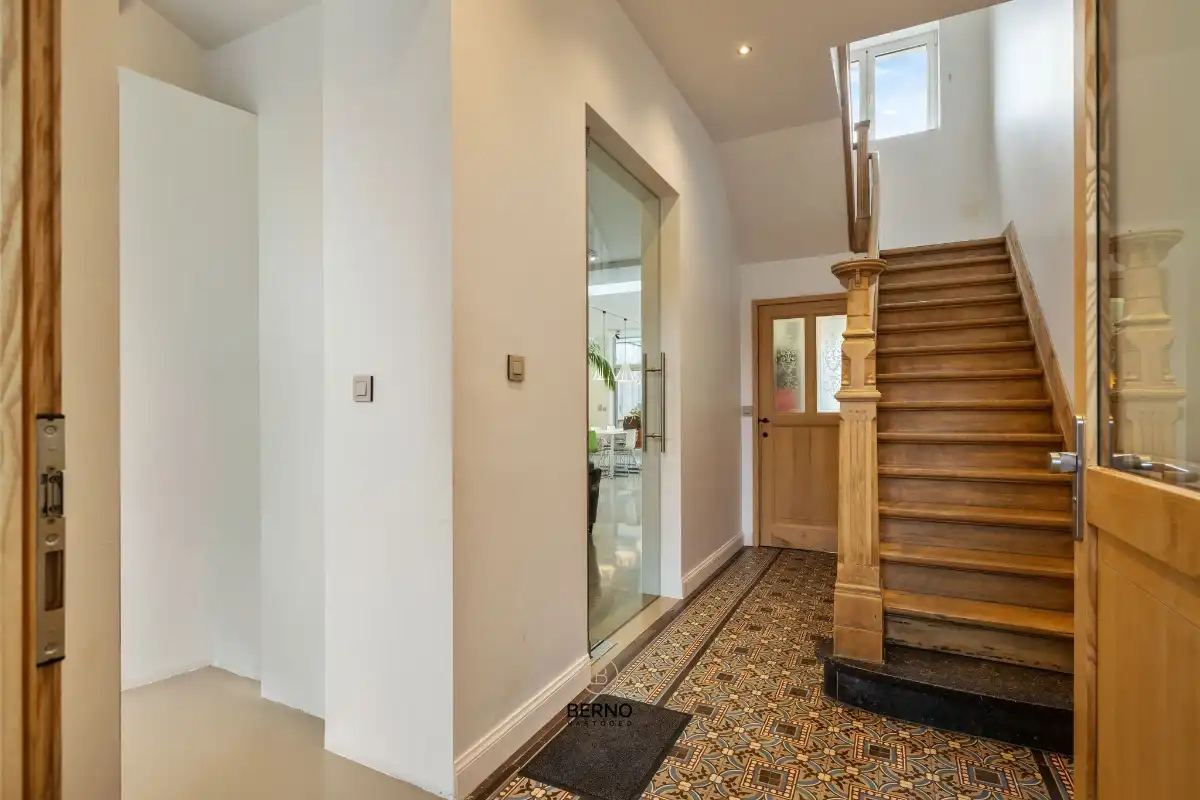 Authentiek herenhuis met moderne luxe en zonnige tuin – Wieze. foto 5