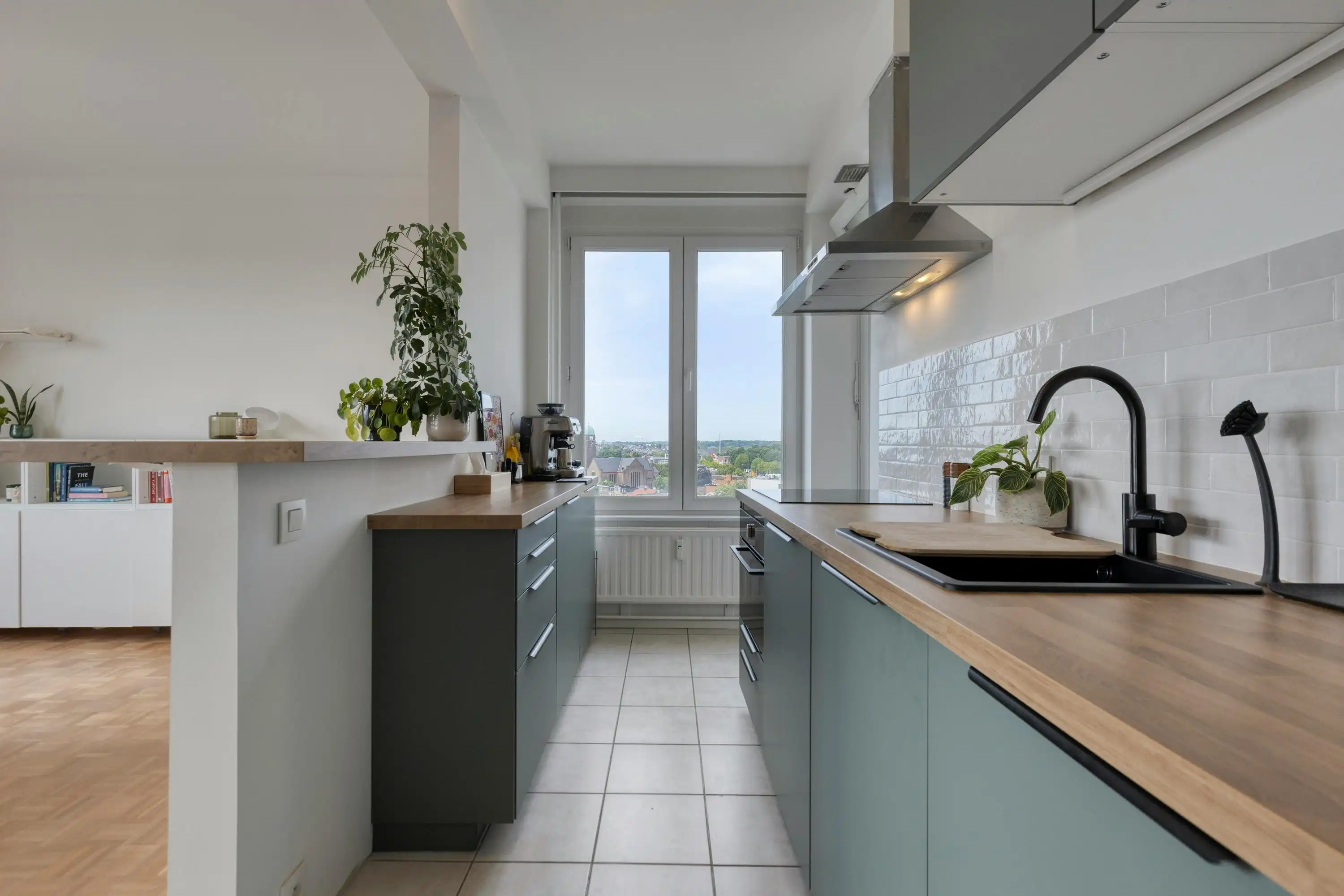  Appartement met 2 slaapkamers, terras en parking te koop in Antwerpen foto 8
