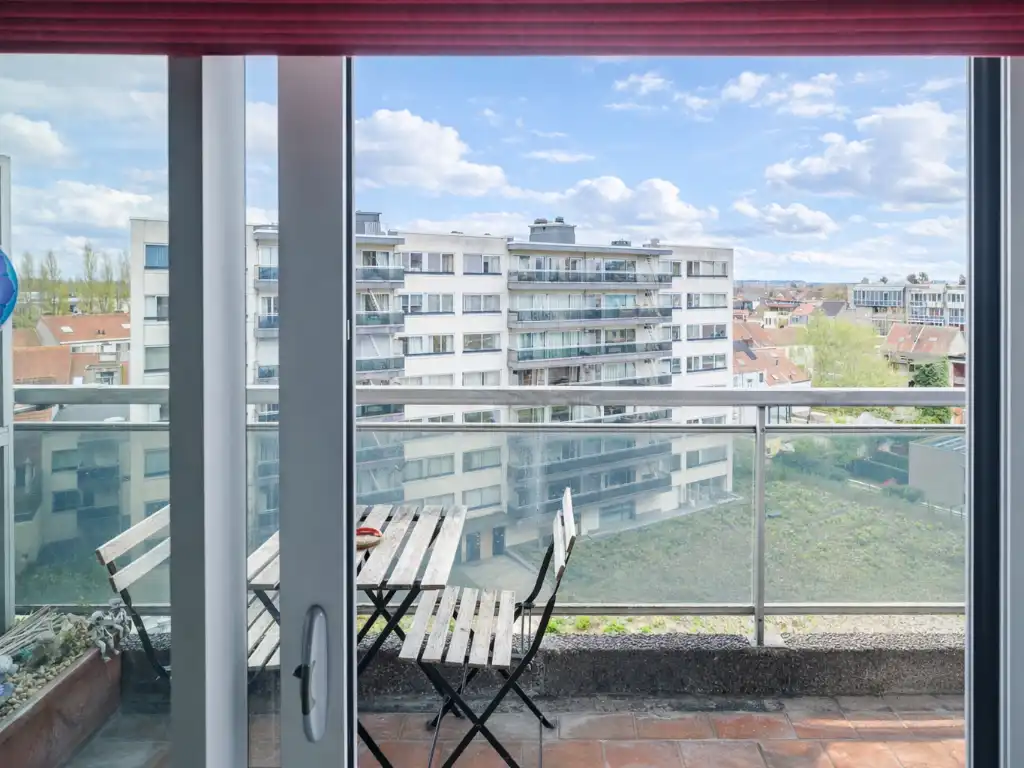 Ruim appartement met 2 slaapkamers en een zonnig terras, gelegen vlakbij het centrum van Gent. foto 12