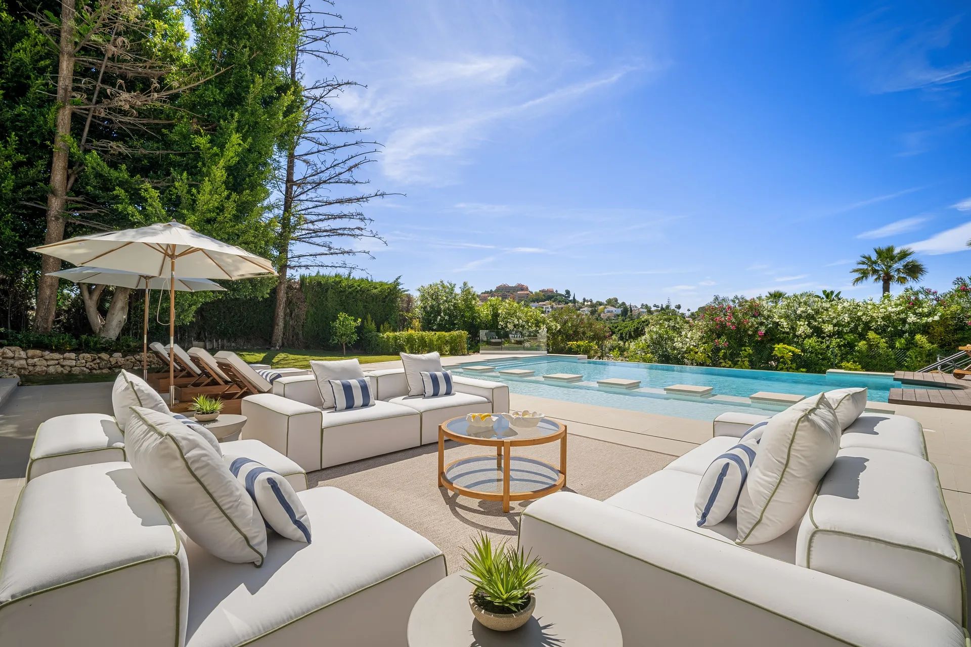 Architecturale pracht aan de golf – ultieme luxe in Marbella foto 30