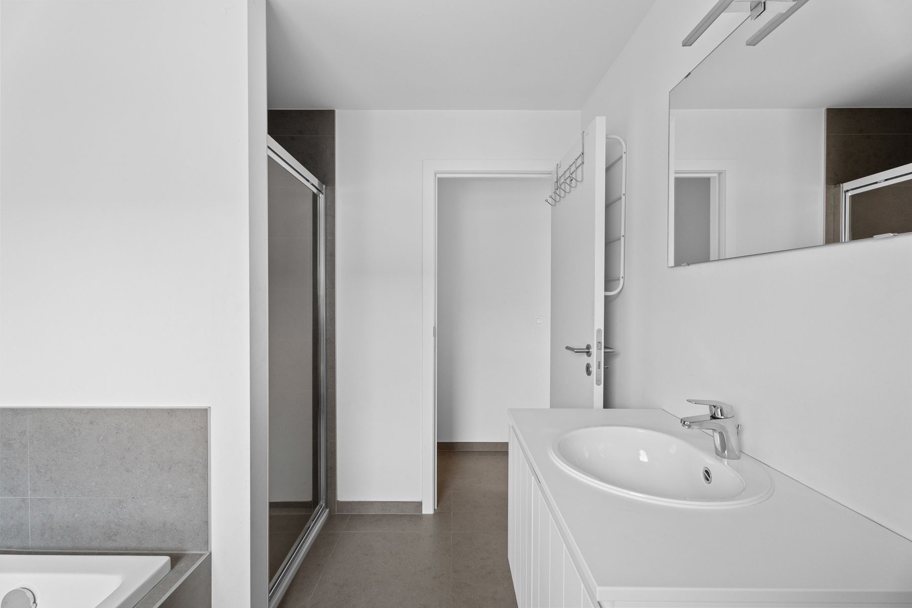 Energiezuinige recente woning in doodlopende straat te Eeklo foto 16