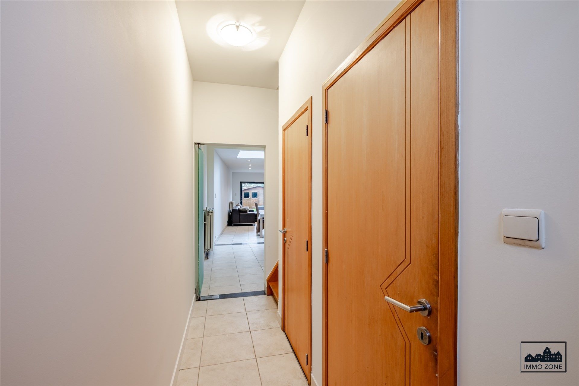 Op te frissen woning met tuin en ruime zolder foto 2