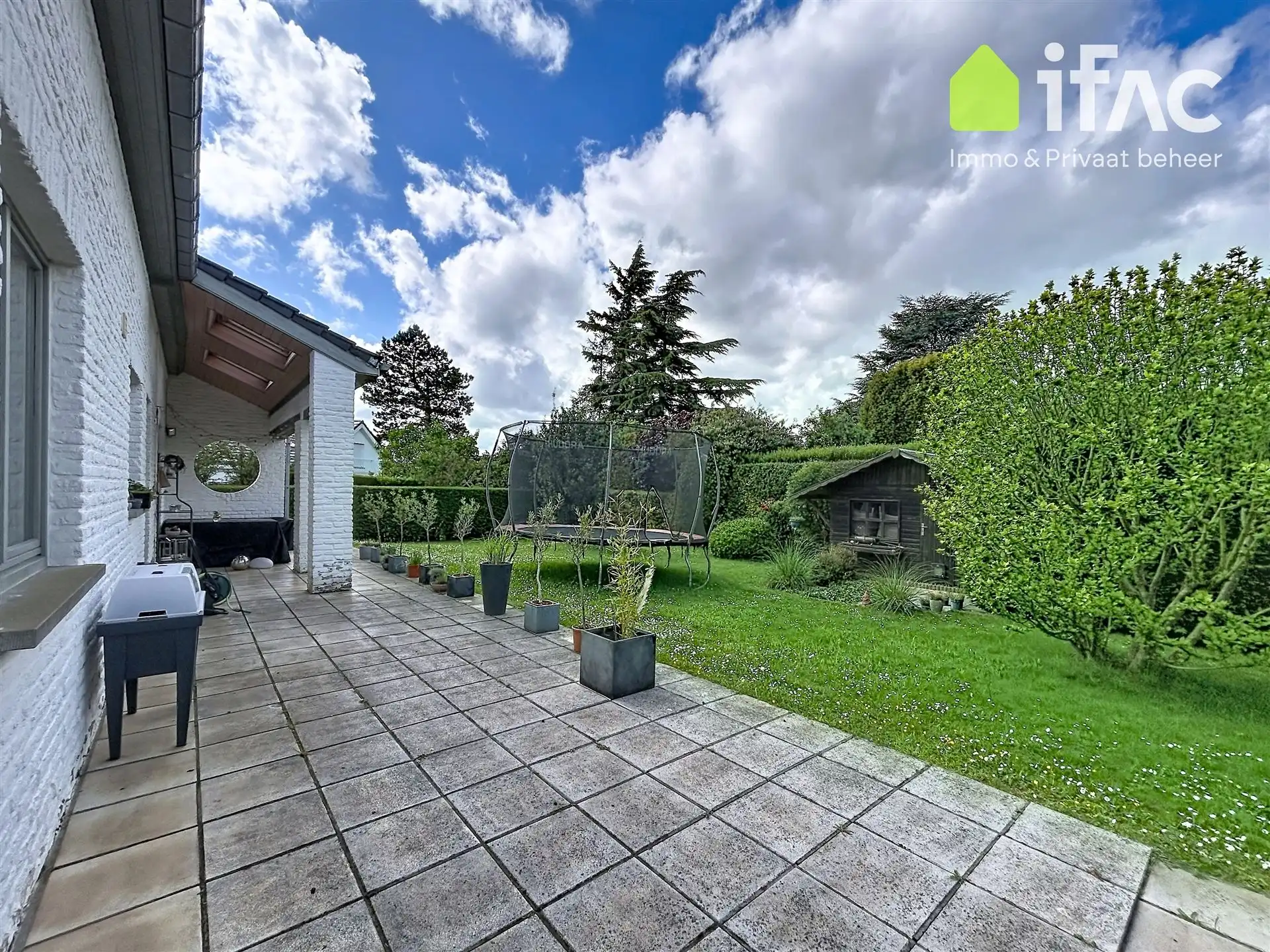 Smaakvol gerenoveerde Villa met 5 slaapkamers en leuke tuin foto 6