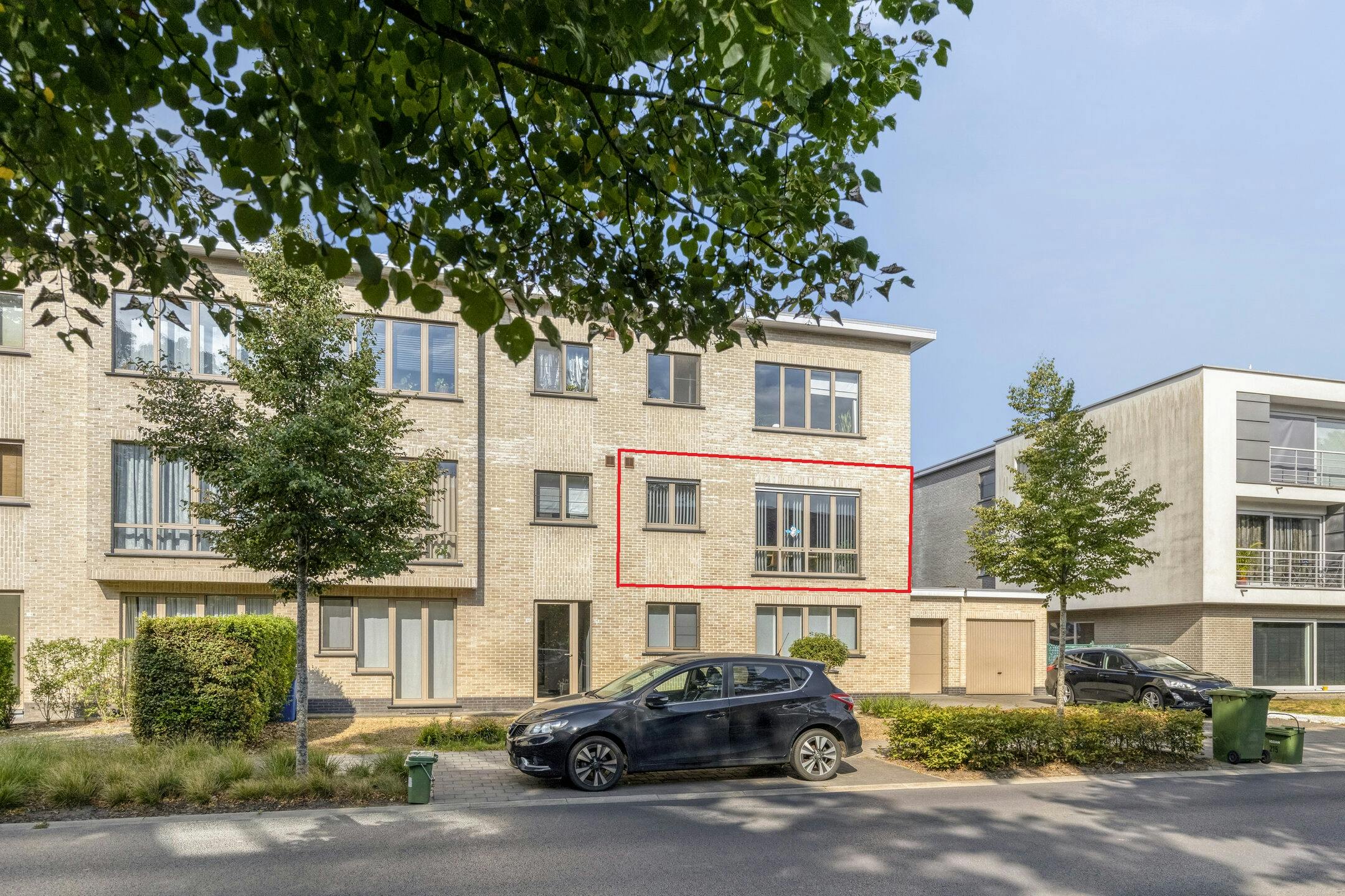 Lichtrijk appartement met 3 slaapkamers te koop Brasschaat. foto {{pictureIndex}}