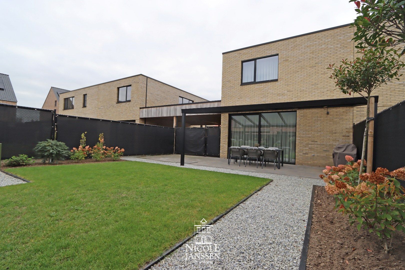 Halfvrijstaande nieuwbouwwoning met drie slaapkamers en gezellige tuin  foto 21