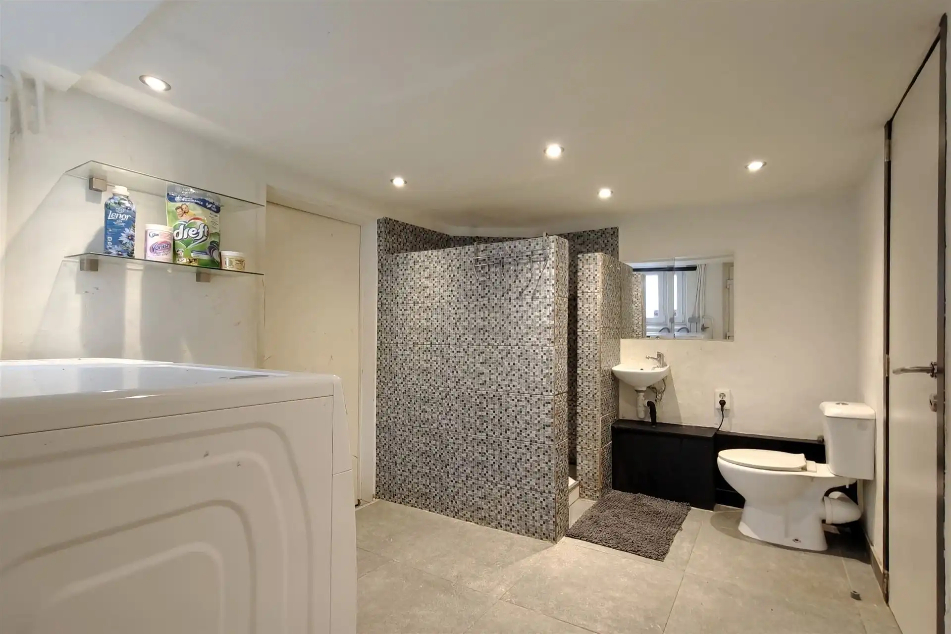 Ruime gezinswoning met 6 slaapkamers op toplocatie vlakbij Maastricht foto 13