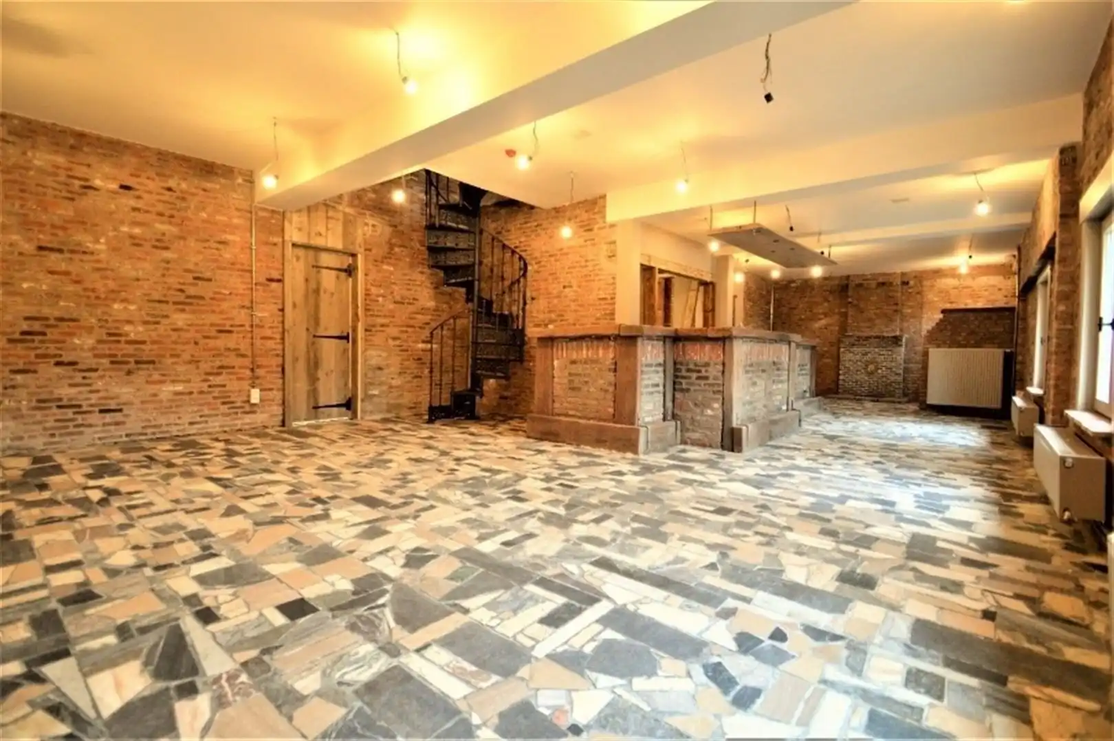 Goed gelegen horecazaak foto 10