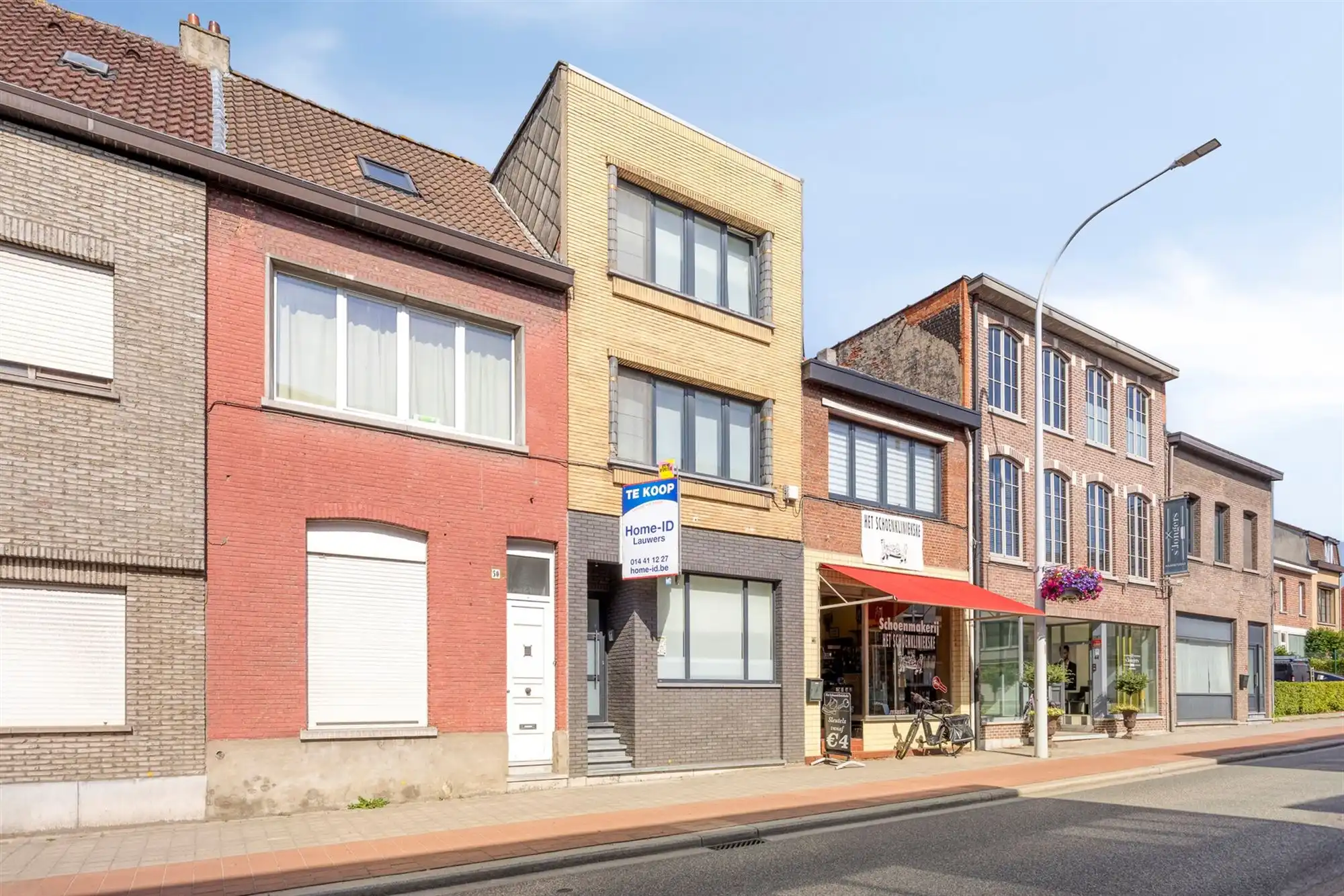 Verrassend ruime instapklare gezinswoning met garage foto 3