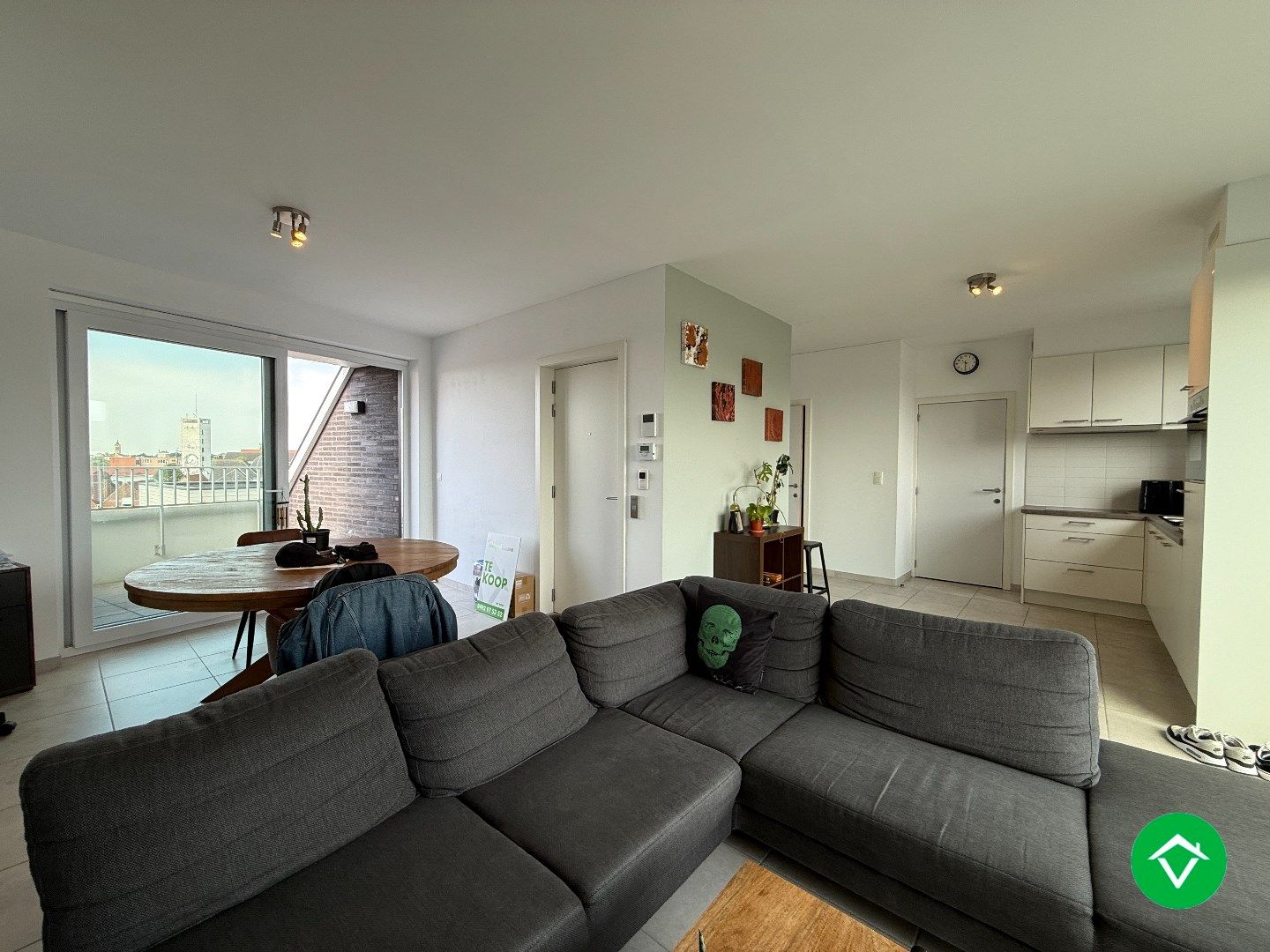 Prachtig dakappartement met twee slaapkamers, garage en twee terrassen met fenomenaal uitzicht te Roeselare foto 6