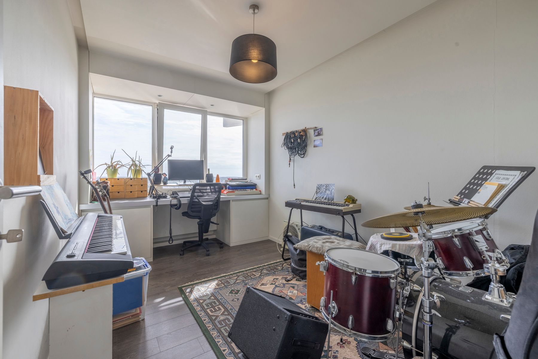 Vernieuwd appartement met 2 slaapkamers en terras foto 10