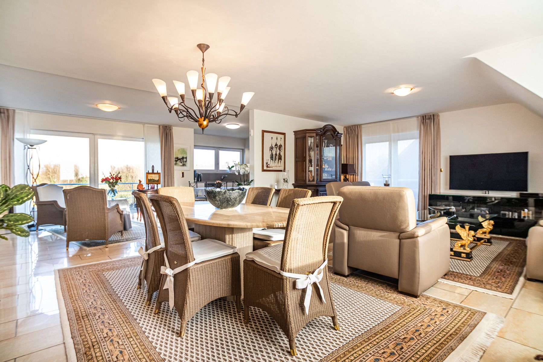 Lichtrijke penthouse met uitzonderlijk uitzicht en 2 garages foto 6