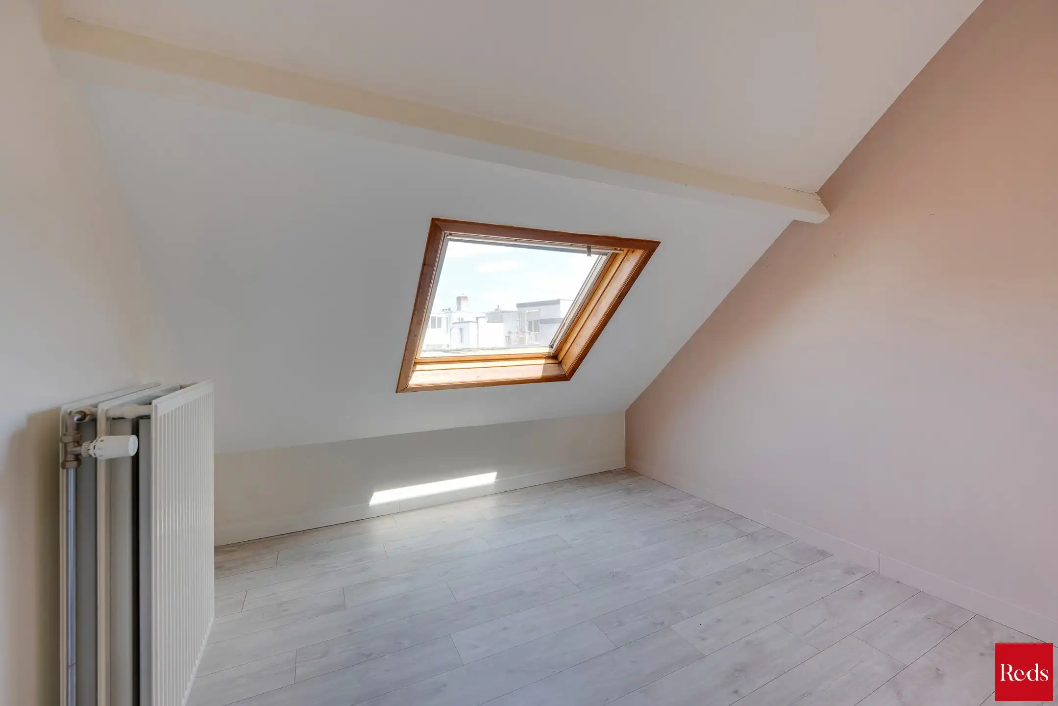 Rustig gelegen gezinswoning met 30 m² terras foto 19