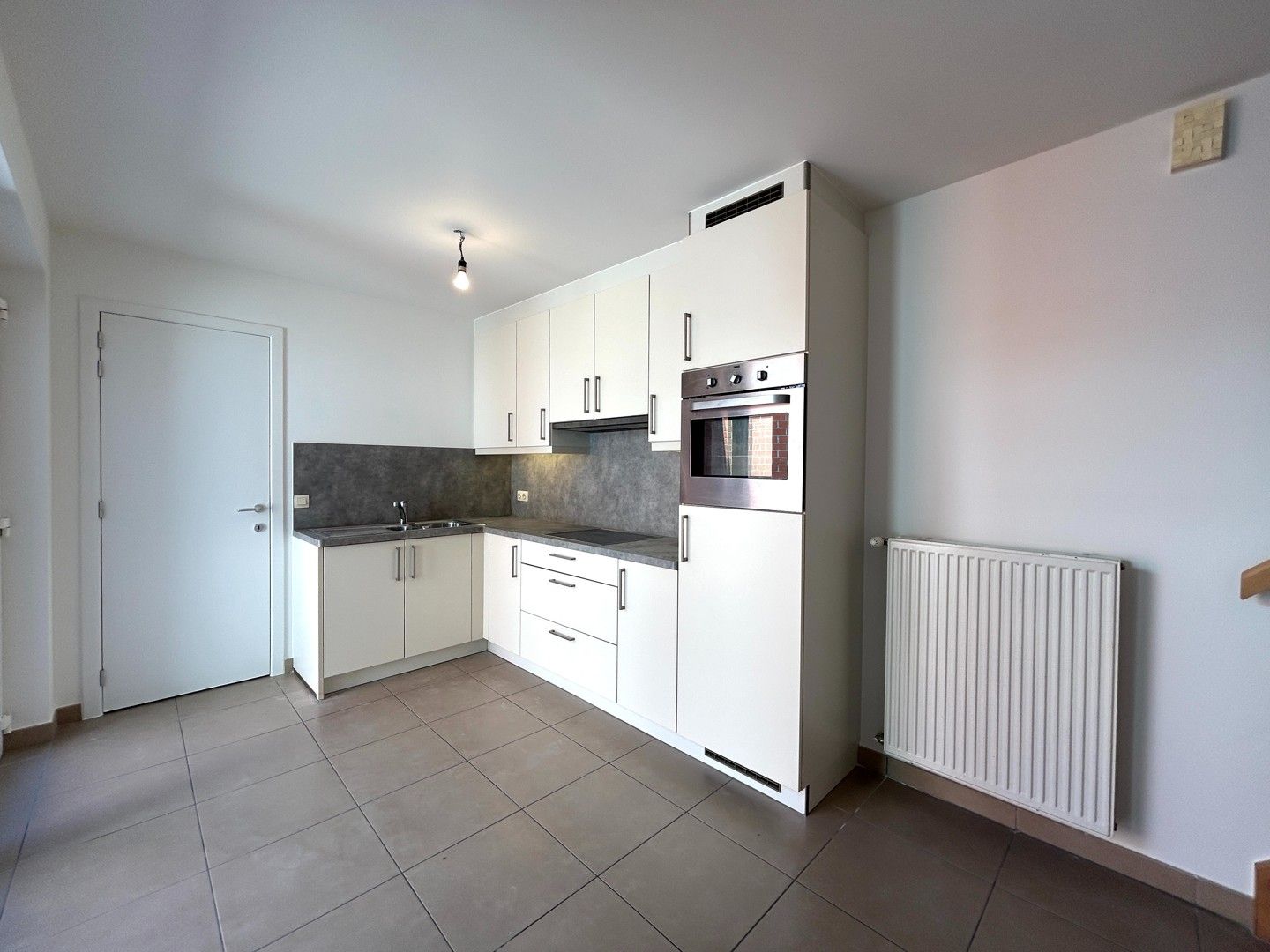 Instapklare woning met 3 slaapkamers in het centrum van Beveren (Roeselare)! foto 6