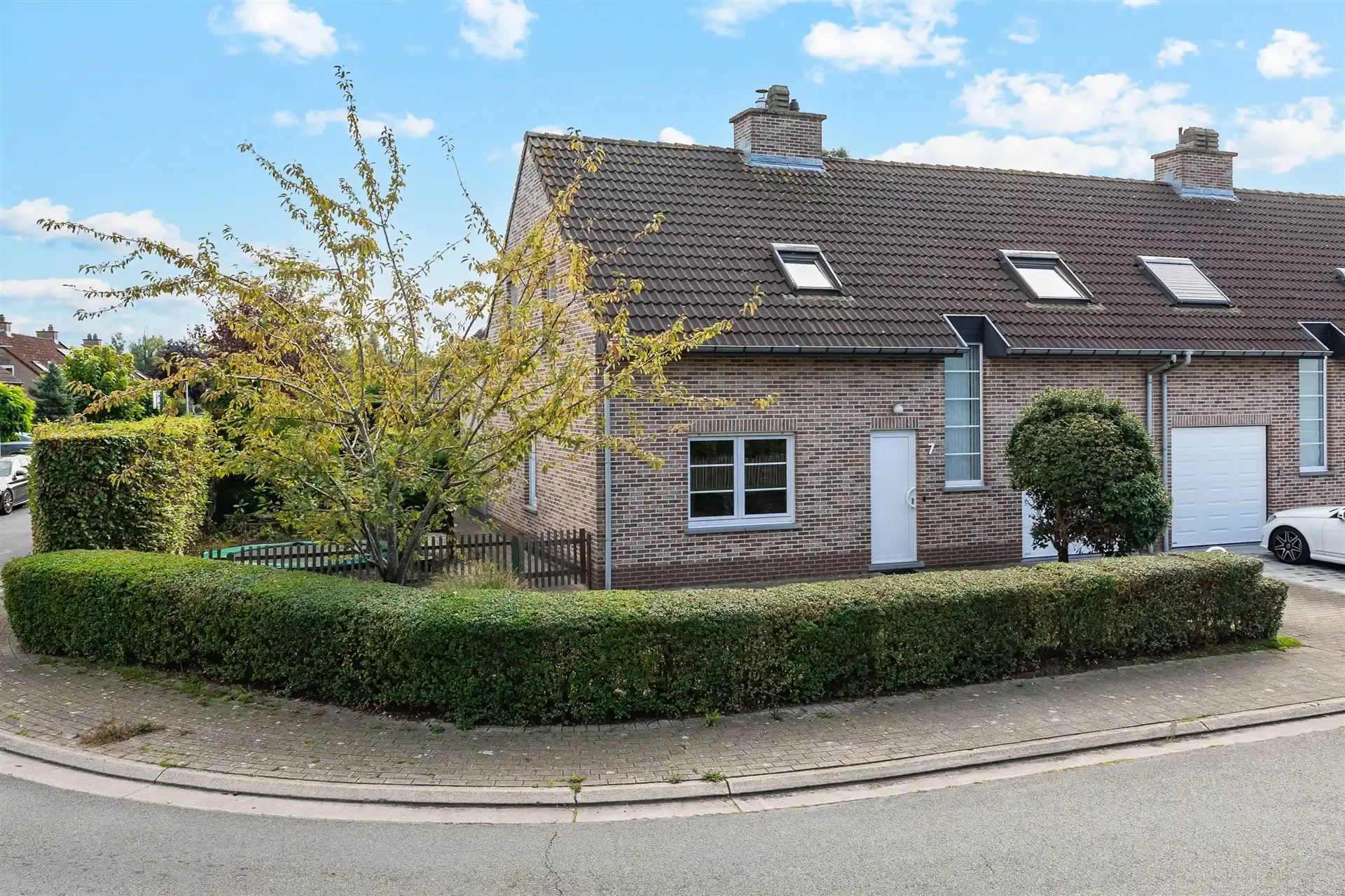 Gezinswoning met 4 slaapkamers en zonnige tuin in Belsele. foto 2