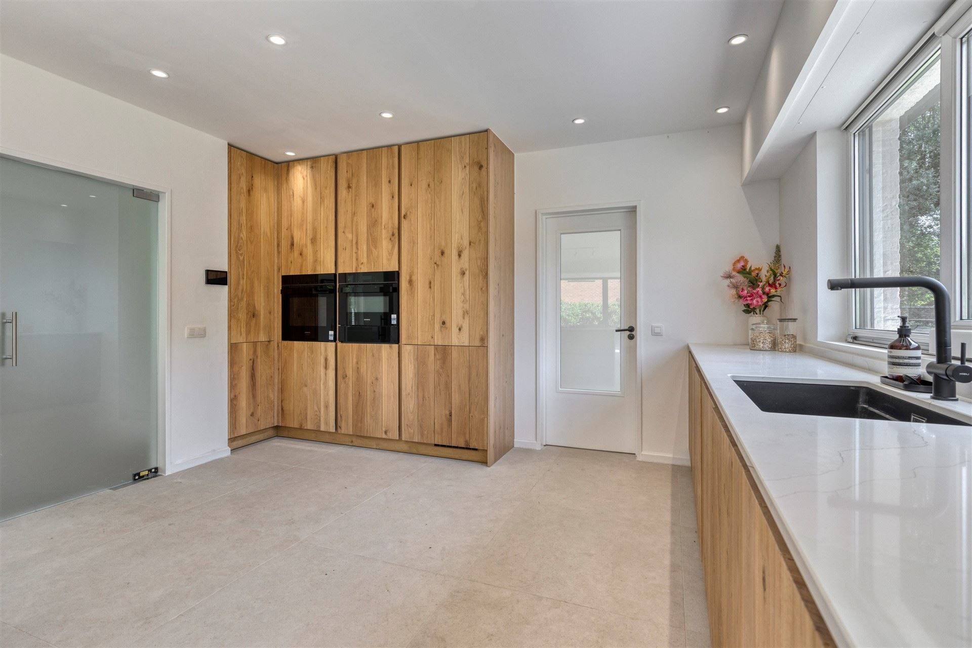Top-notch gerenoveerde villa met 4 slaapkamers en 3 badkamers op 705m² met zuidtuin foto 17