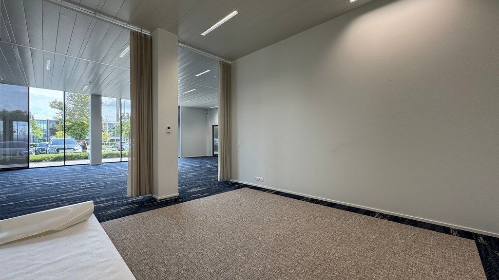 Instapklaar en ingericht kantoor te huur vlakbij E19 in Kontich foto 14