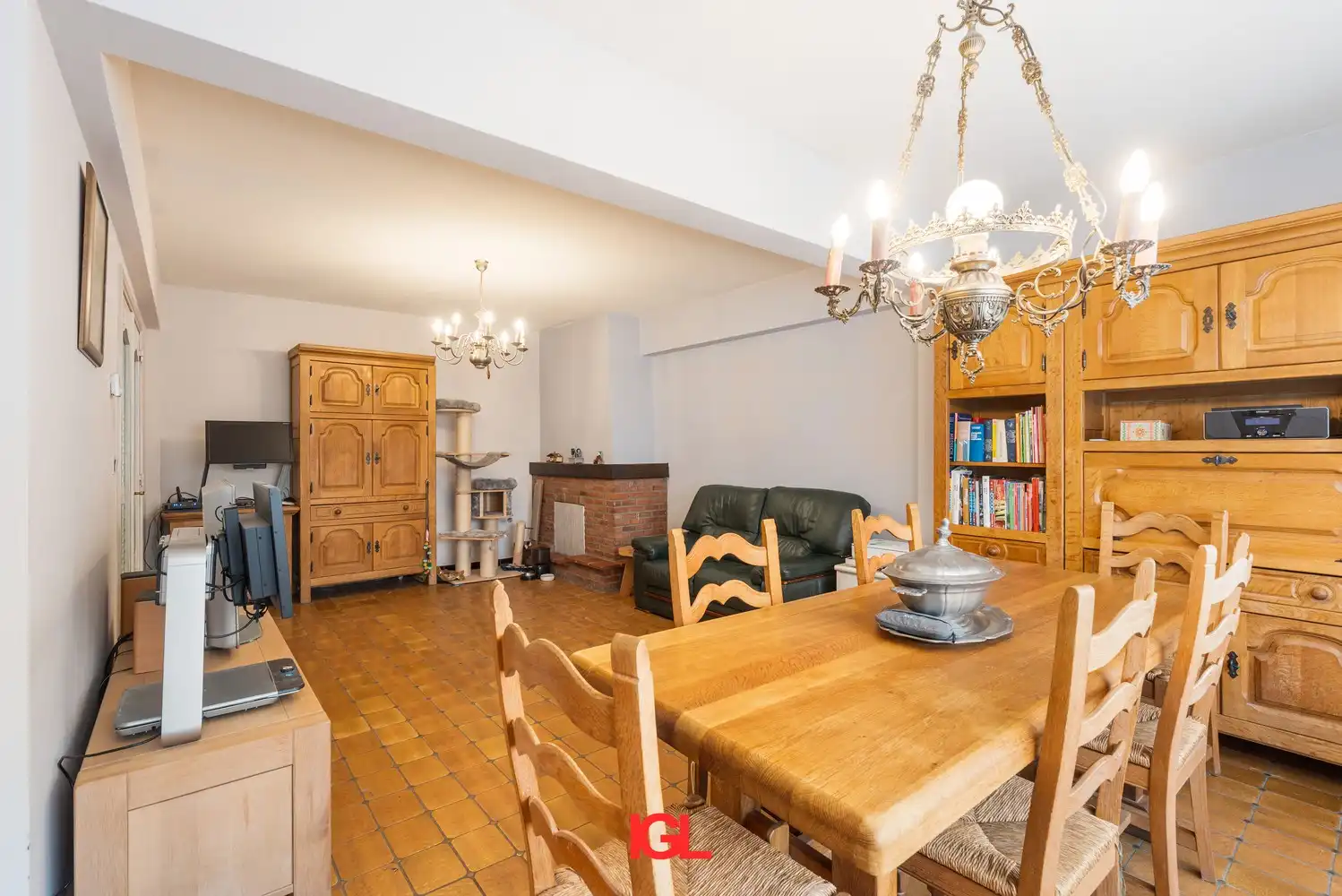 Ruim 2-kamer appartement met garage nabij het centrum van Halle foto 4