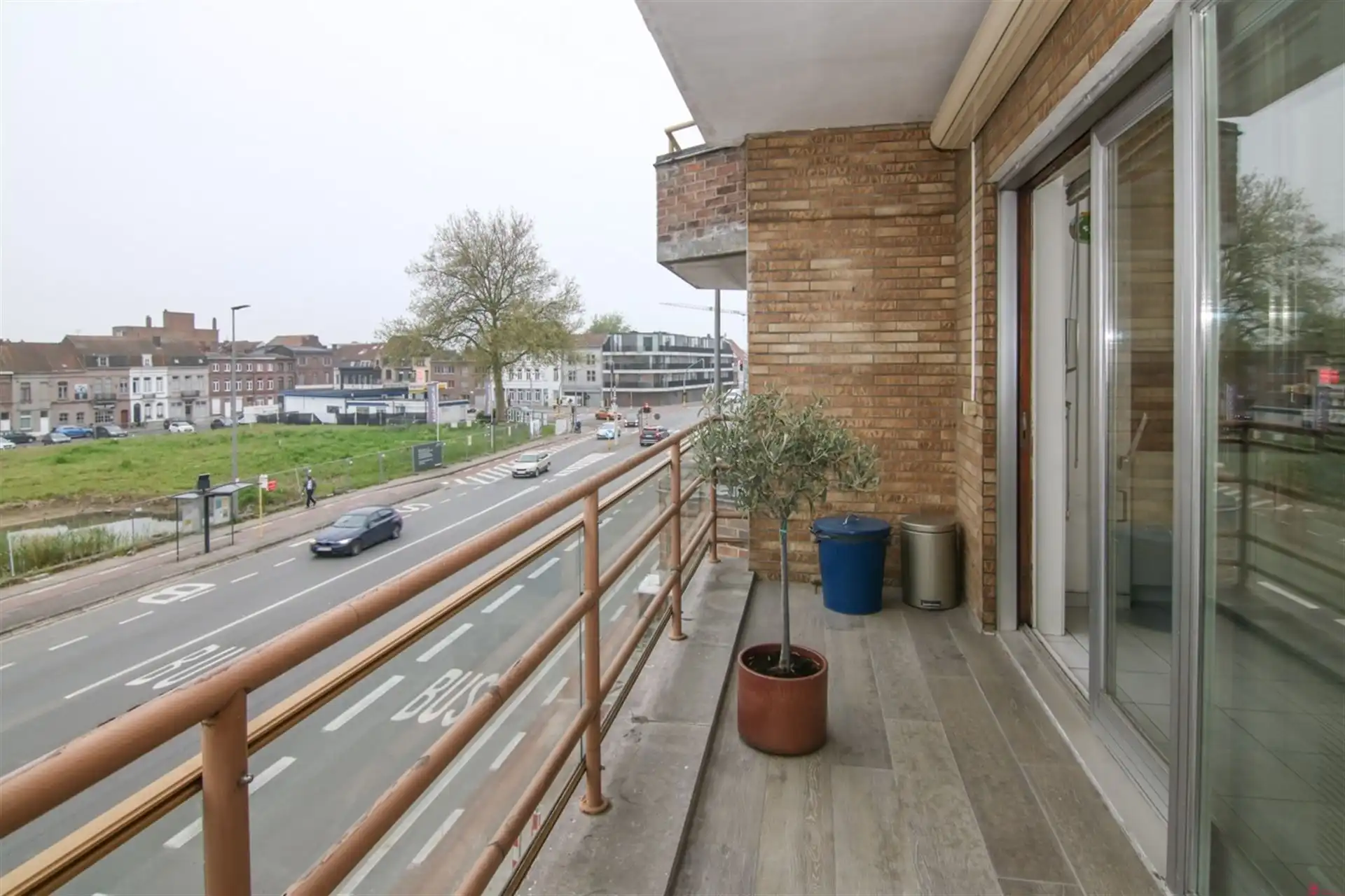 Ruim appartement met zuidgericht terras foto 10