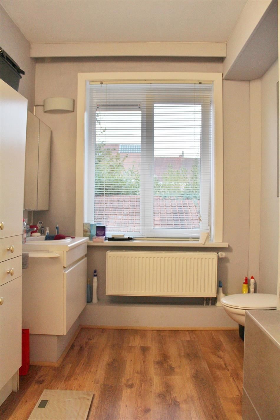 Rijwoning met koer op wandelafstand van de markt foto 14