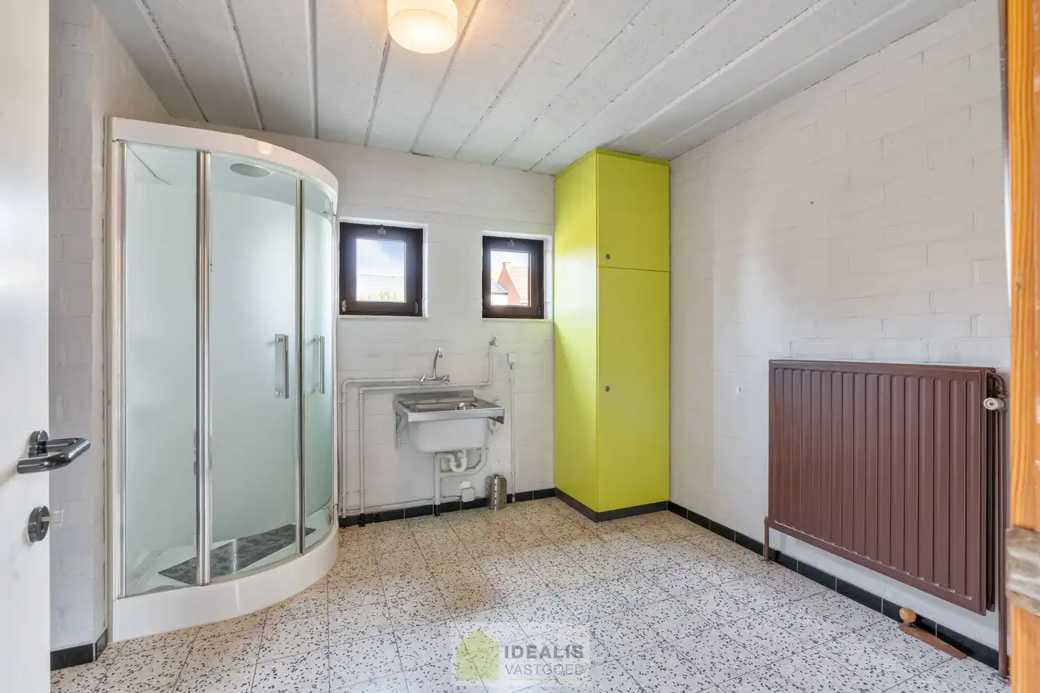 IDEALIS VASTGOED – VERZORGDE GEZINSWONING MET 2 SLAAPKAMERS (MOGELIJKHEID TOT MEER) OP AANGENAAM PERCEEL VAN 11A 28CA foto 28