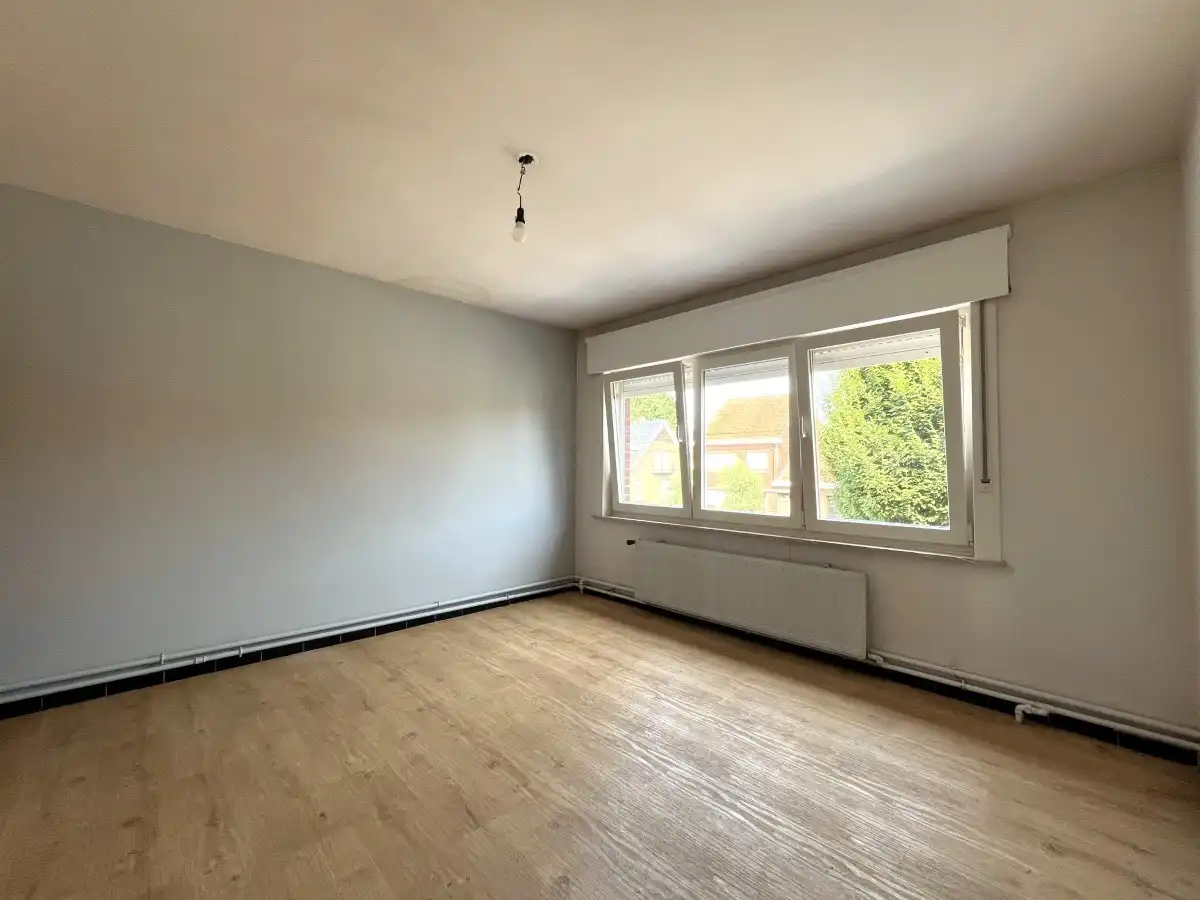 Moorslede – Halfopen gezinswoning met 4 slaapkamers en garage foto 9