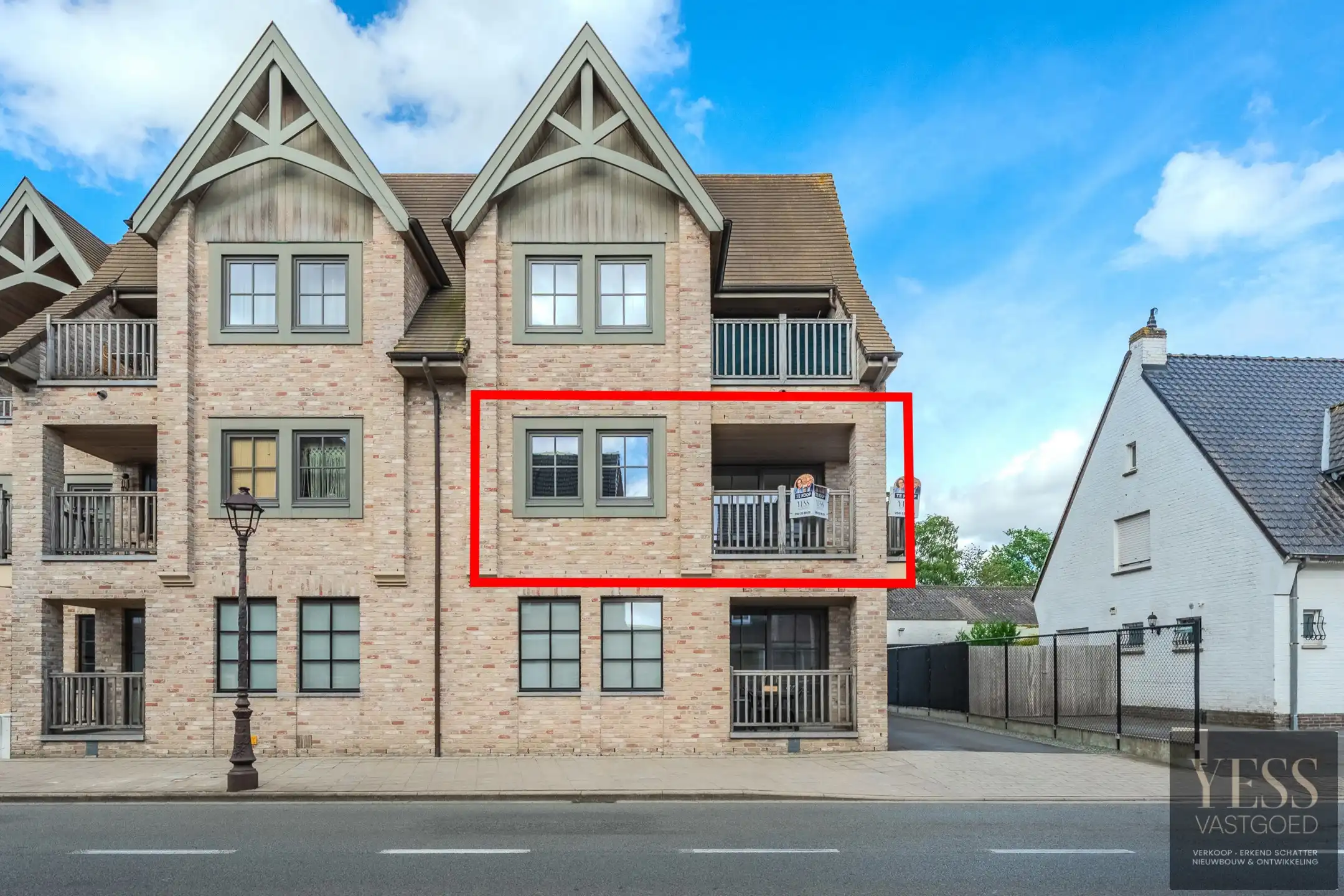 Zo goed als nieuw appartement + terras + garage! foto 17