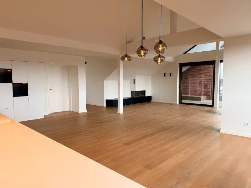 PENTHOUSE SERVICEFLAT MET 3 SLPK, 2 BADK, 2 TERRASSEN foto 11