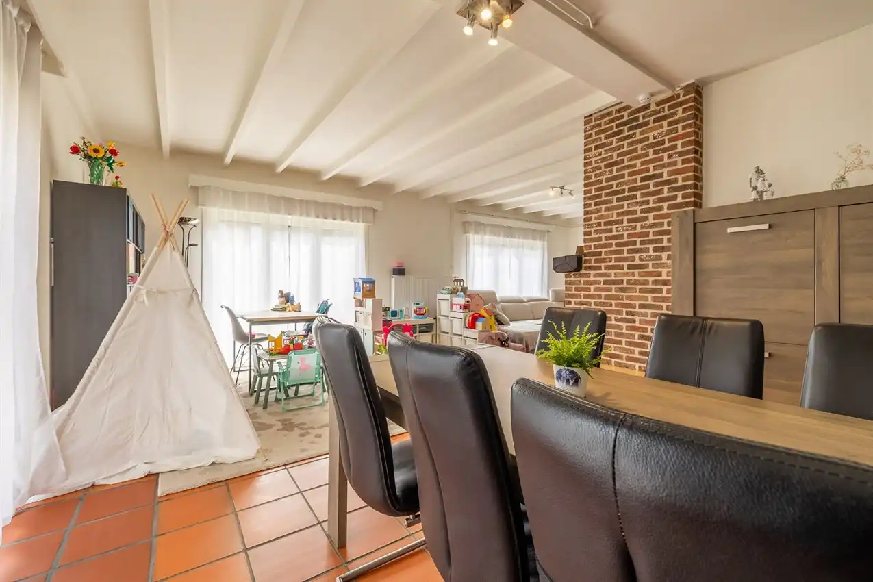 Mooie, ruime villawoning met leuke tuin op rustige locatie foto 10