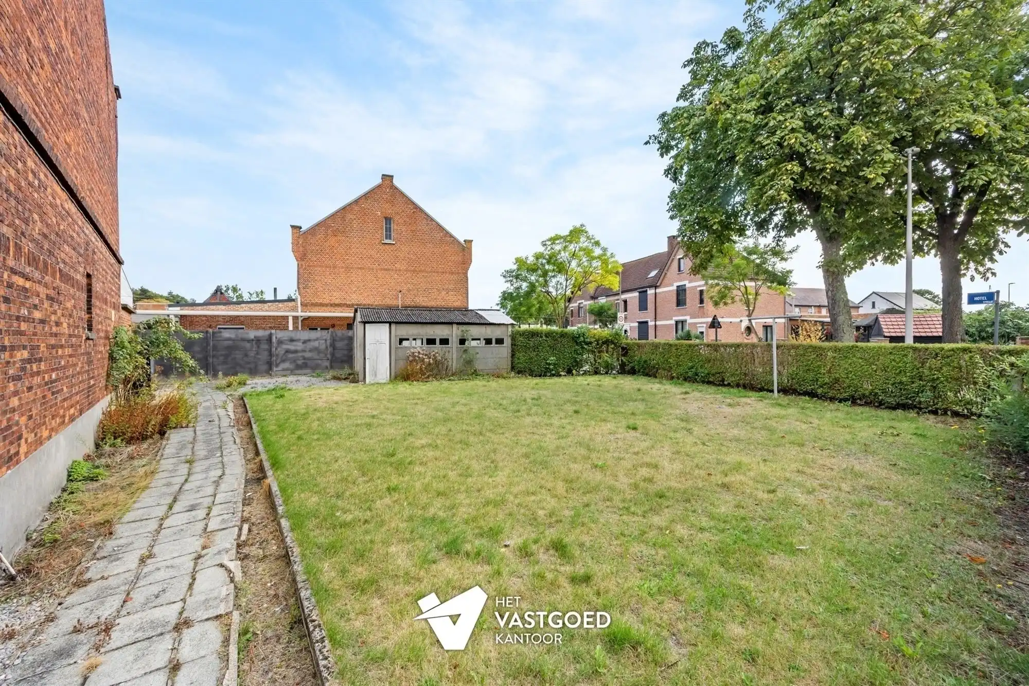TE RENOVEREN KARAKTERVOLLE WONING MET 3 SLAAPKAMERS TE BERINGEN-MIJN foto 28