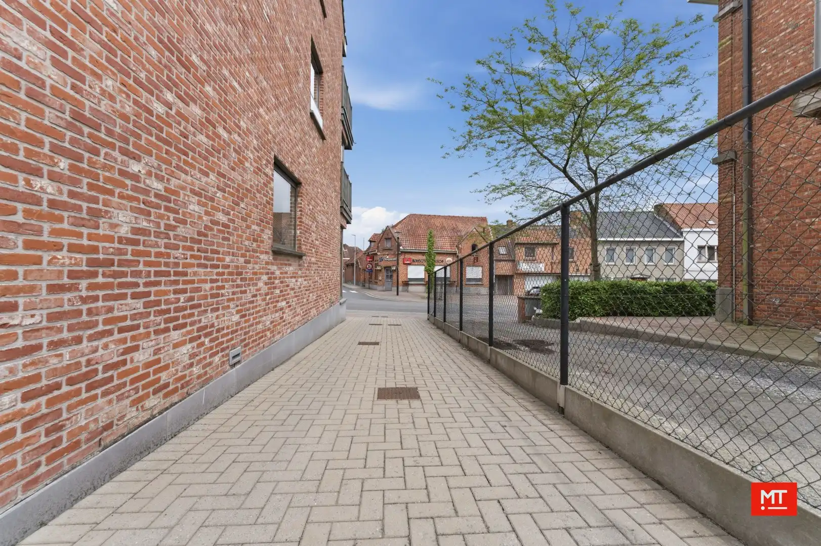 IN OPTIE VIA ONS KLANTENBESTAND - Instapklaar appartement met 2 slpk, zonnige balkons en garage in de dorpskern van Beselare foto 17