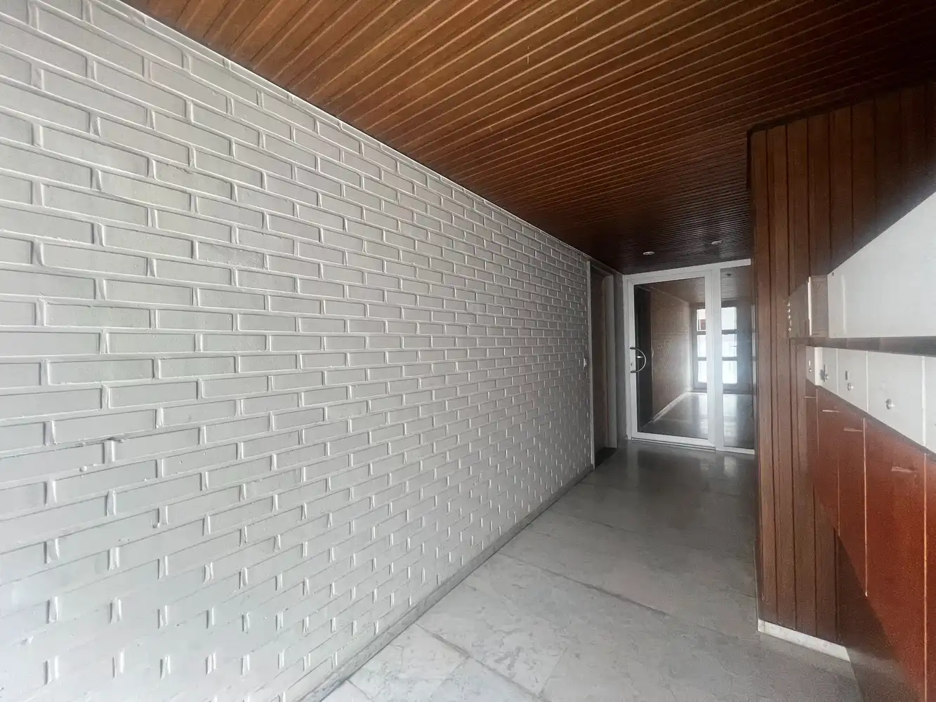 Gerenoveerd en ruim 2-slpk appartement te huur nabij het Stadspark! foto 16