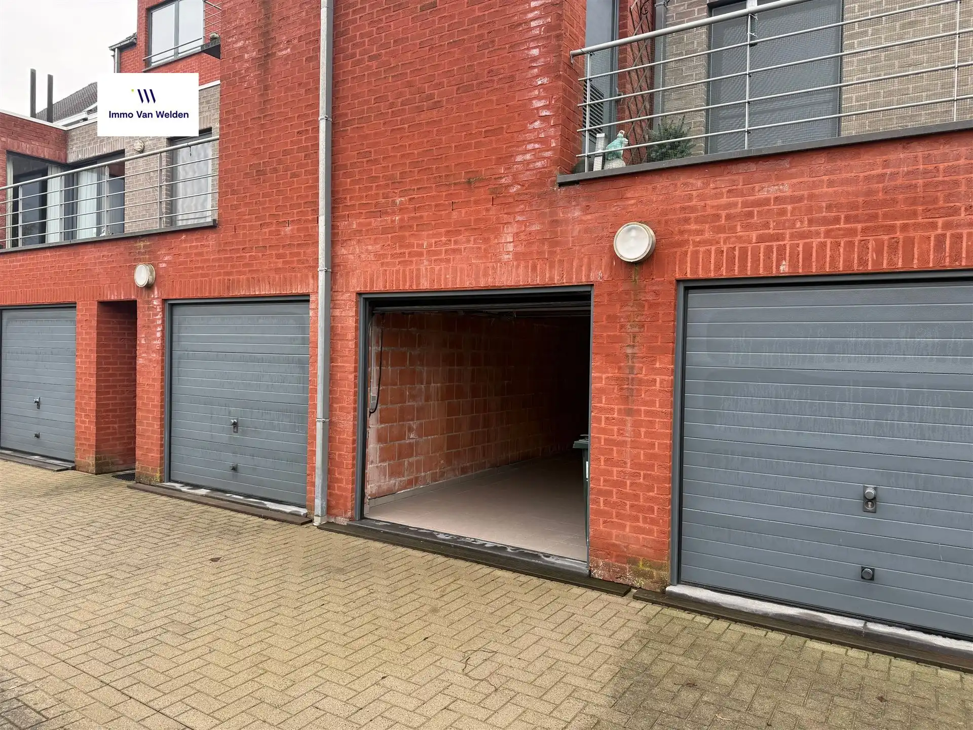 Stijlvol appartement met 2 slaapkamers, terras en garage foto 20