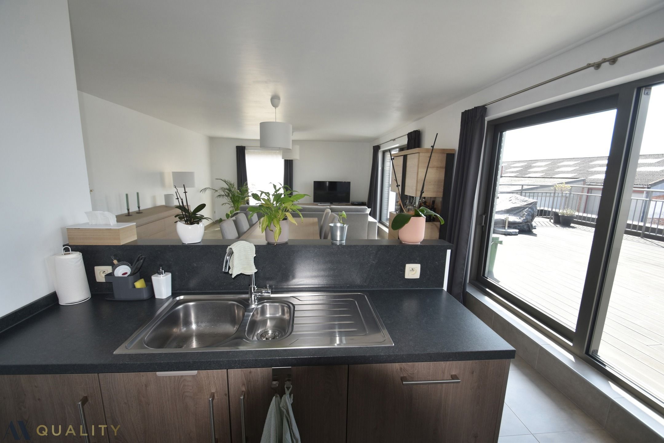 Modern 3 slpk.-appartement met groot terras, autostplts en  lift. Vrij vnf 01/01/'26 foto 9