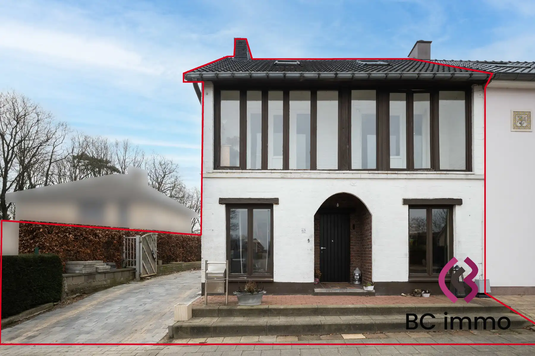 Grote woning met studio, tuin en extra kamers foto {{pictureIndex}}