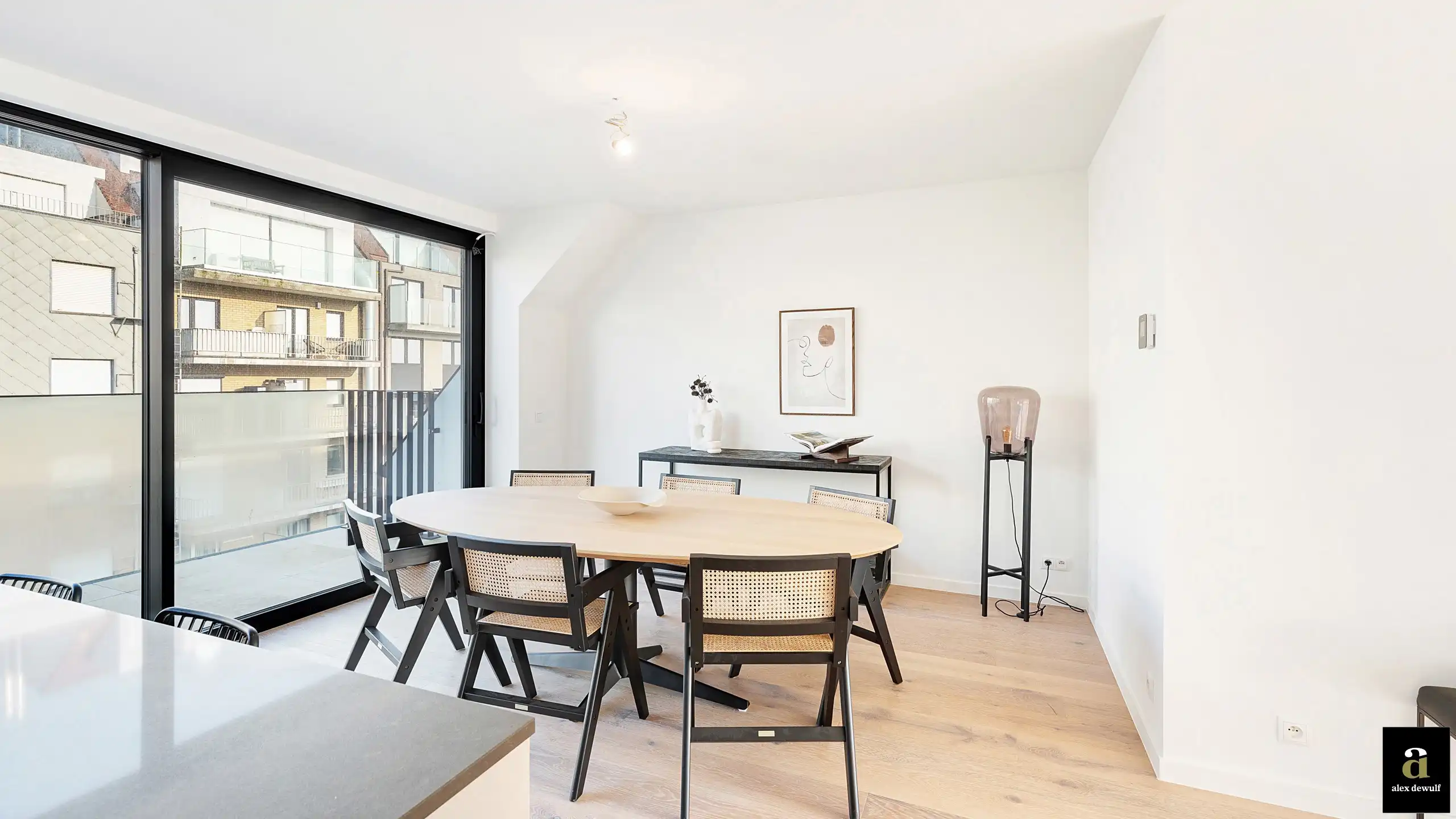 Luxueus nieuwbouw duplex-appartement, centraal gelegen tussen de Zeedijk en het Rubensplein. foto 9