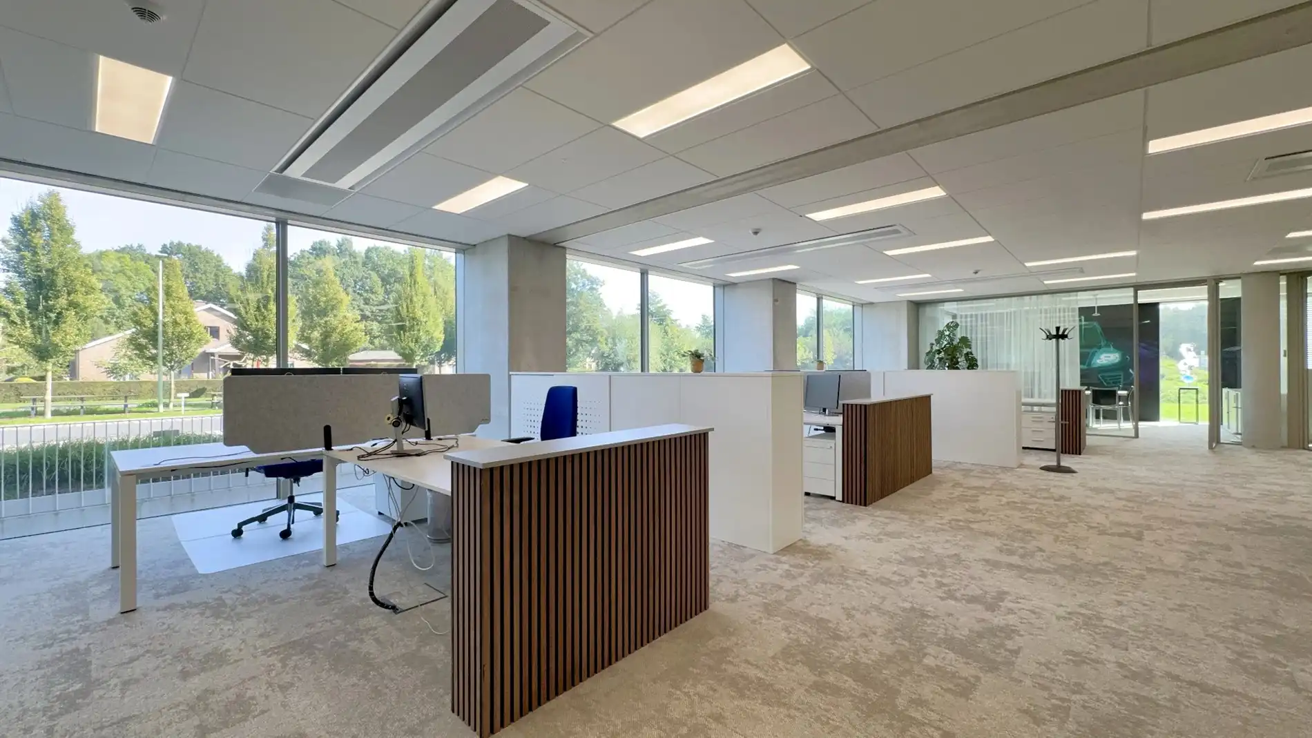 Energiezuinige kantoren te huur in Office Park aan E17 te Lokeren foto 2