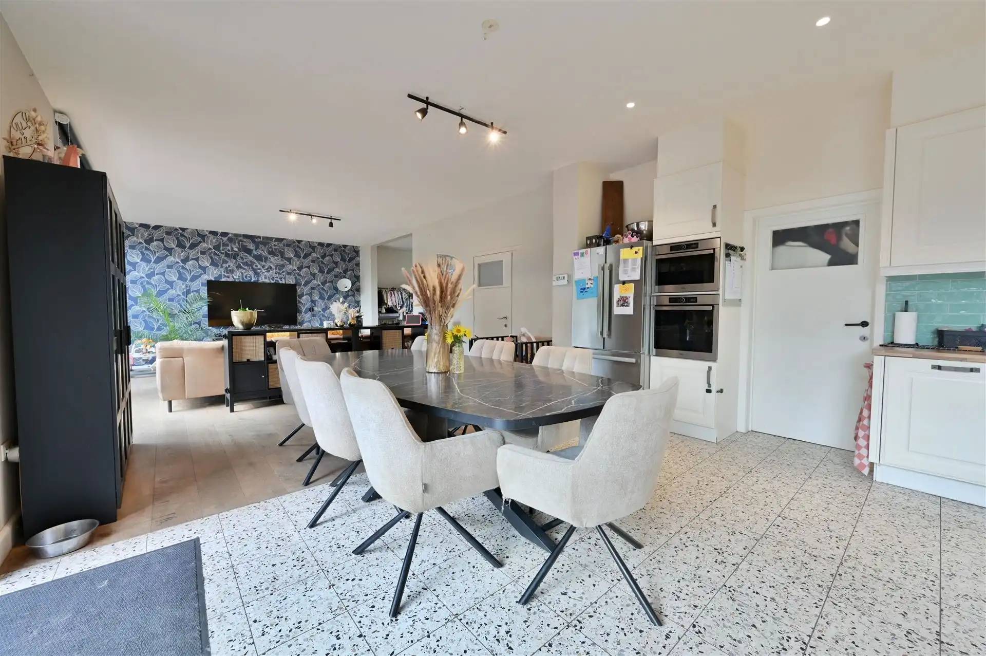 Veelzijdige woning met 5 slpks en bijgebouw van ca. 150 m² foto 6