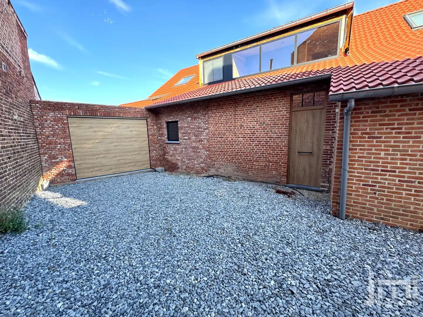Verrassend ruime gezinswoning op 2.140 m² met 2 garages en tal van mogelijkheden foto 17
