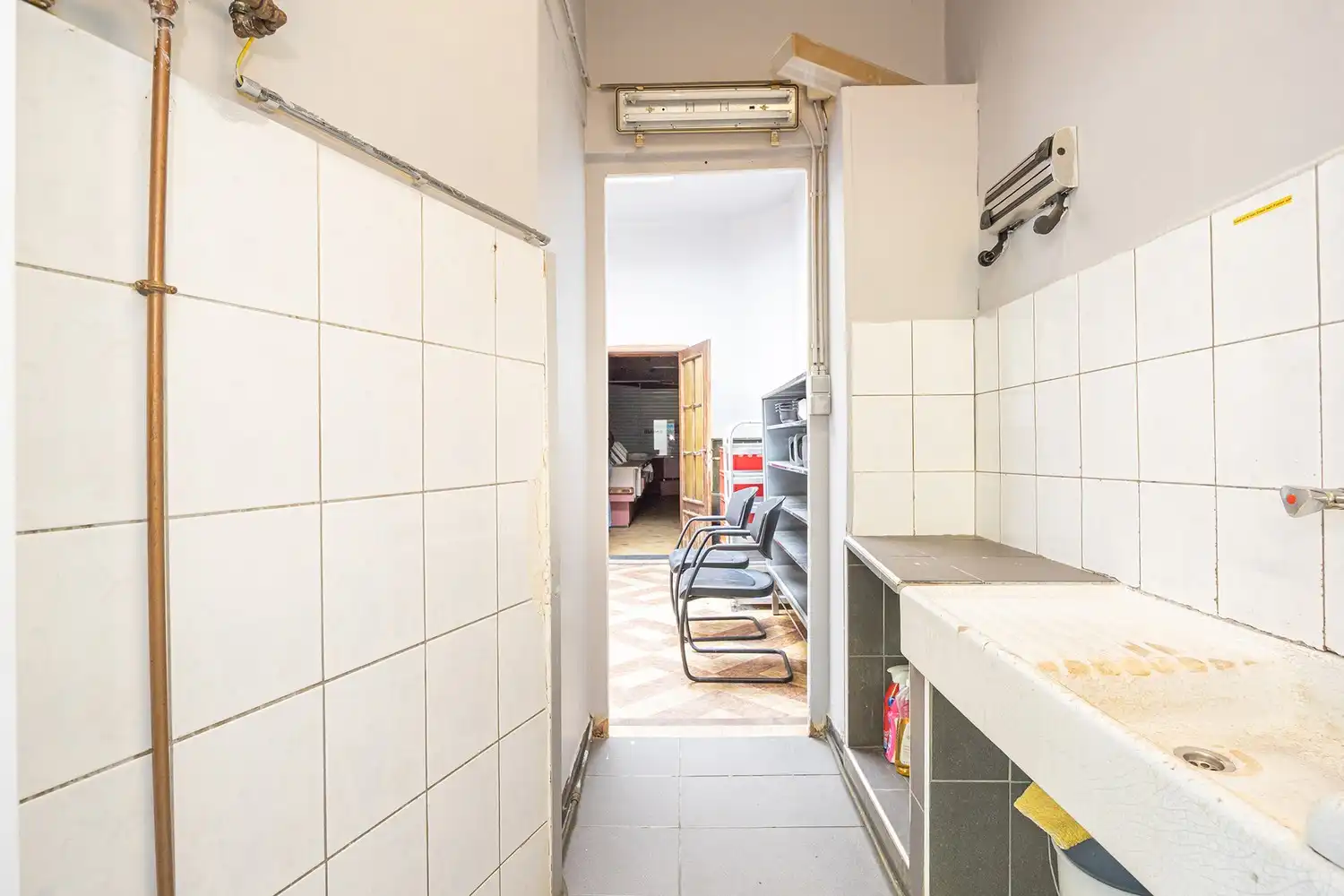 Handelspand met twee woonunits foto 22