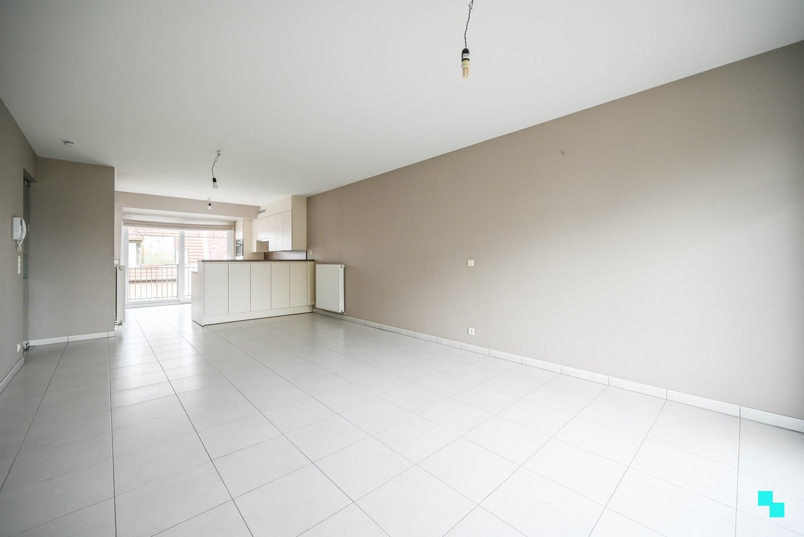 Instapklaar appartement met twee terrassen in Oostrozebeke foto 6