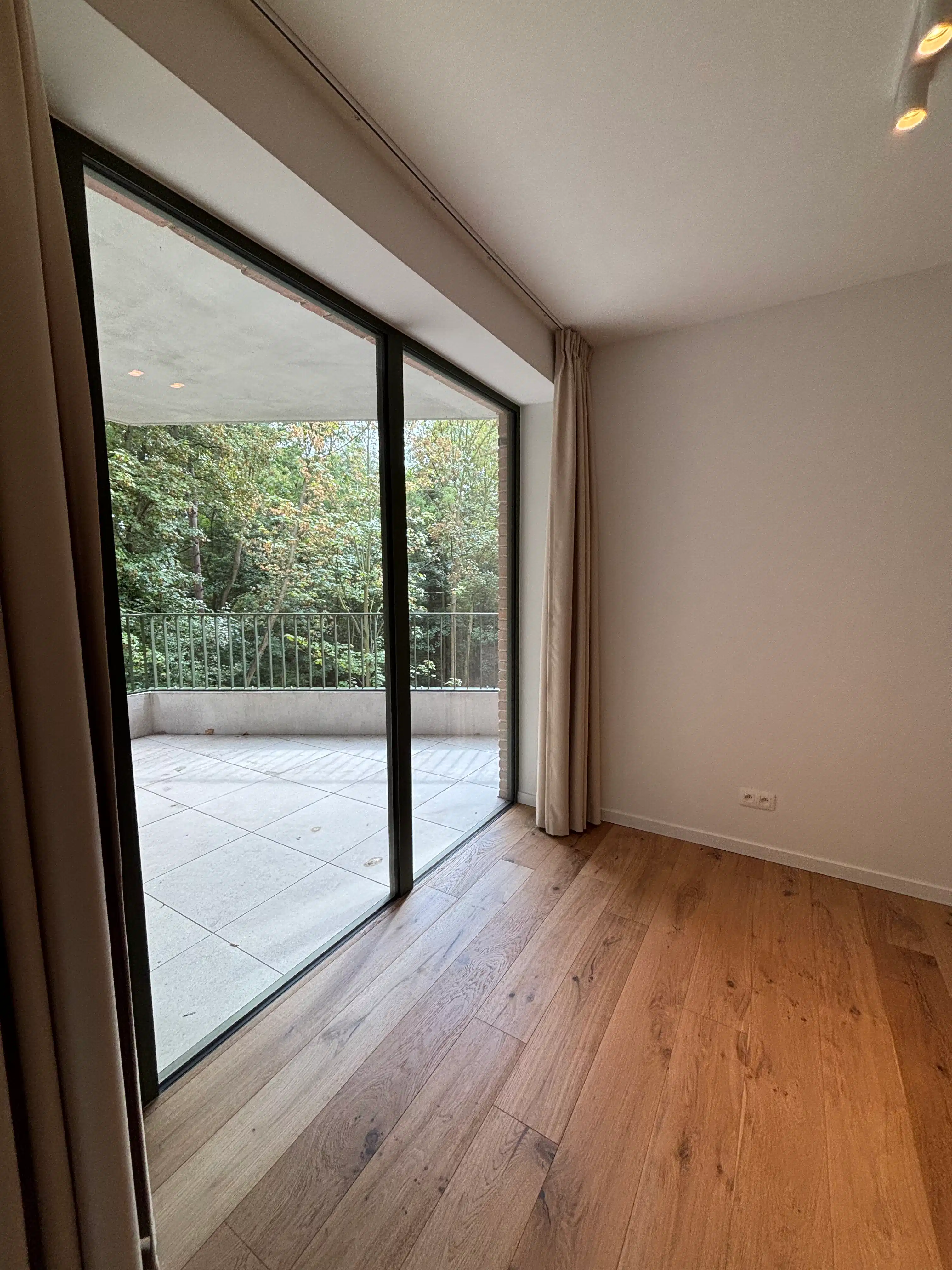 LUXUEUS NIEUWBOUWAPPARTEMENT MET SLAAPKAMER, BUREAU EN RUIM TERRAS foto 4