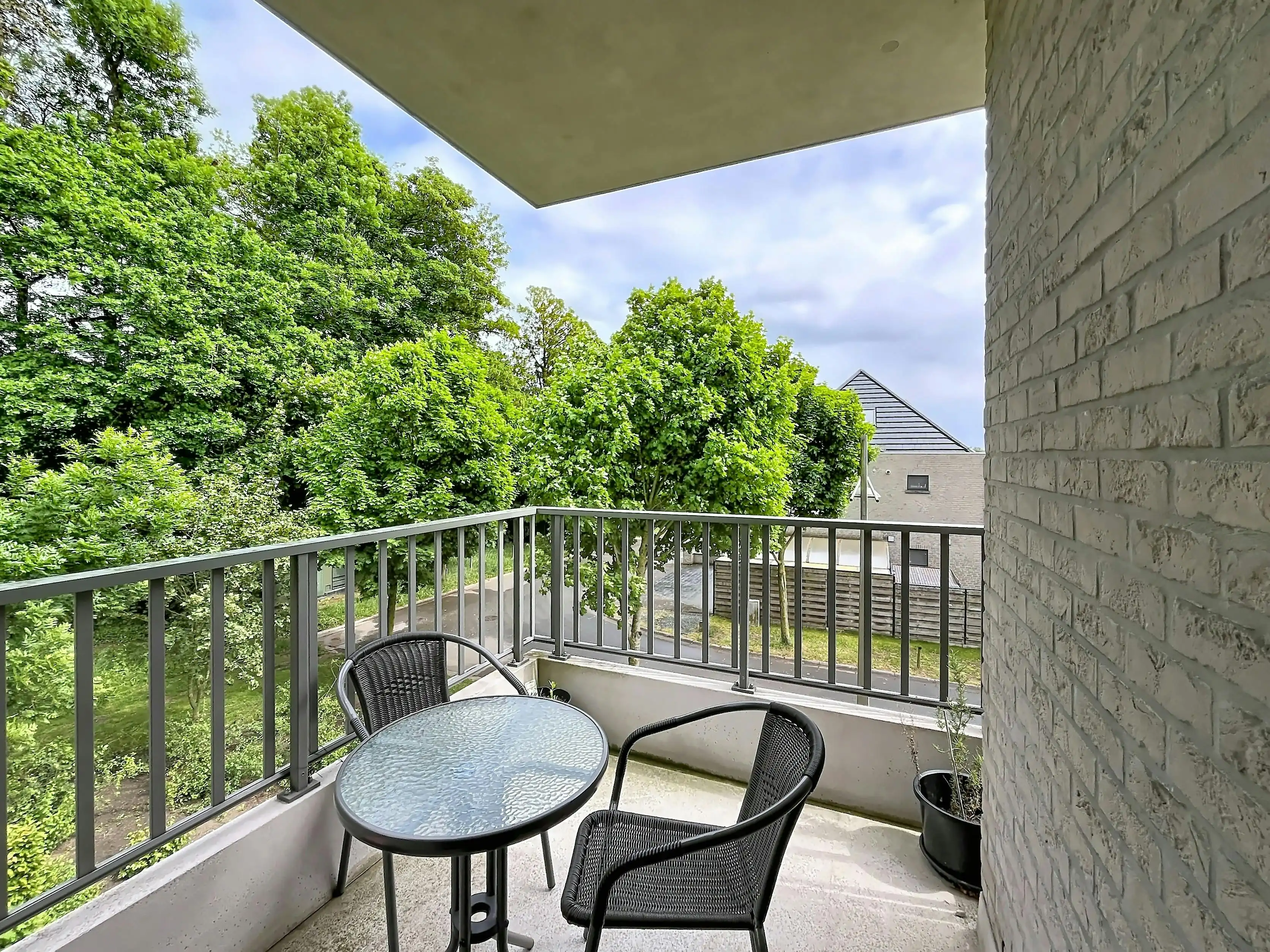 Gunstig gelegen tweeslaapkamer appartement met 2 terrassen foto 7