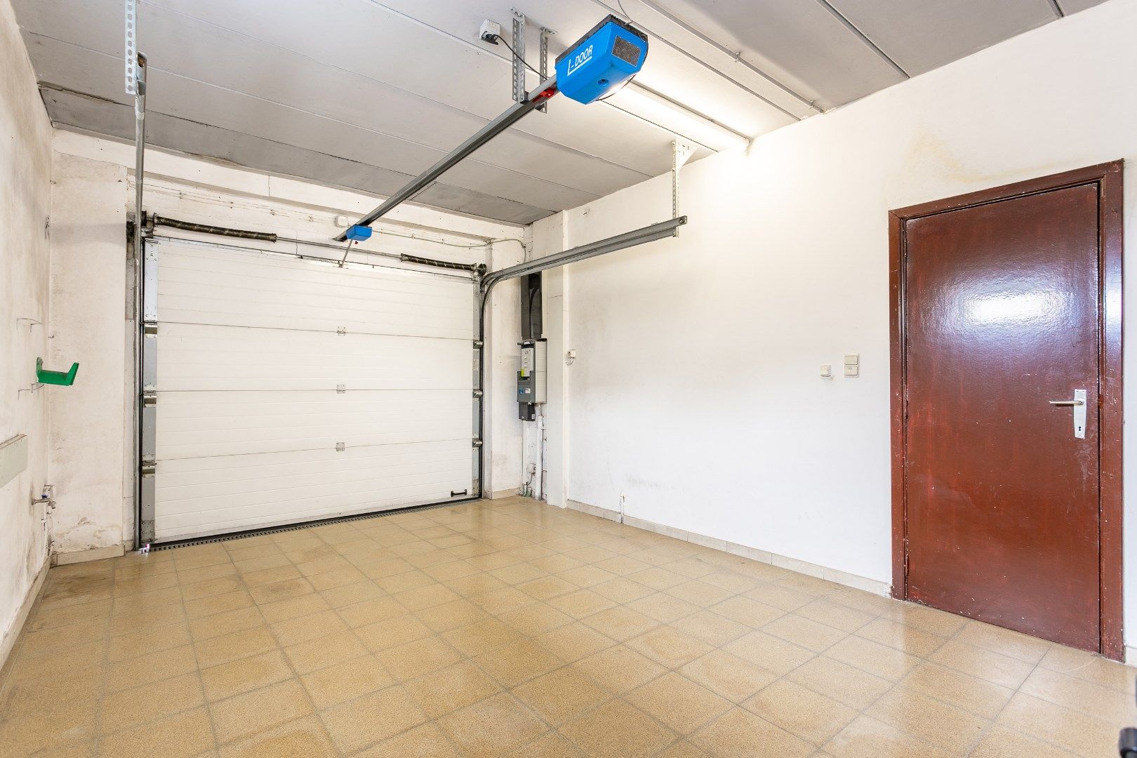 Villa op een perceel van 9a 74ca met garage en potentieel voor 4 à 5 slaapkamers. foto 20