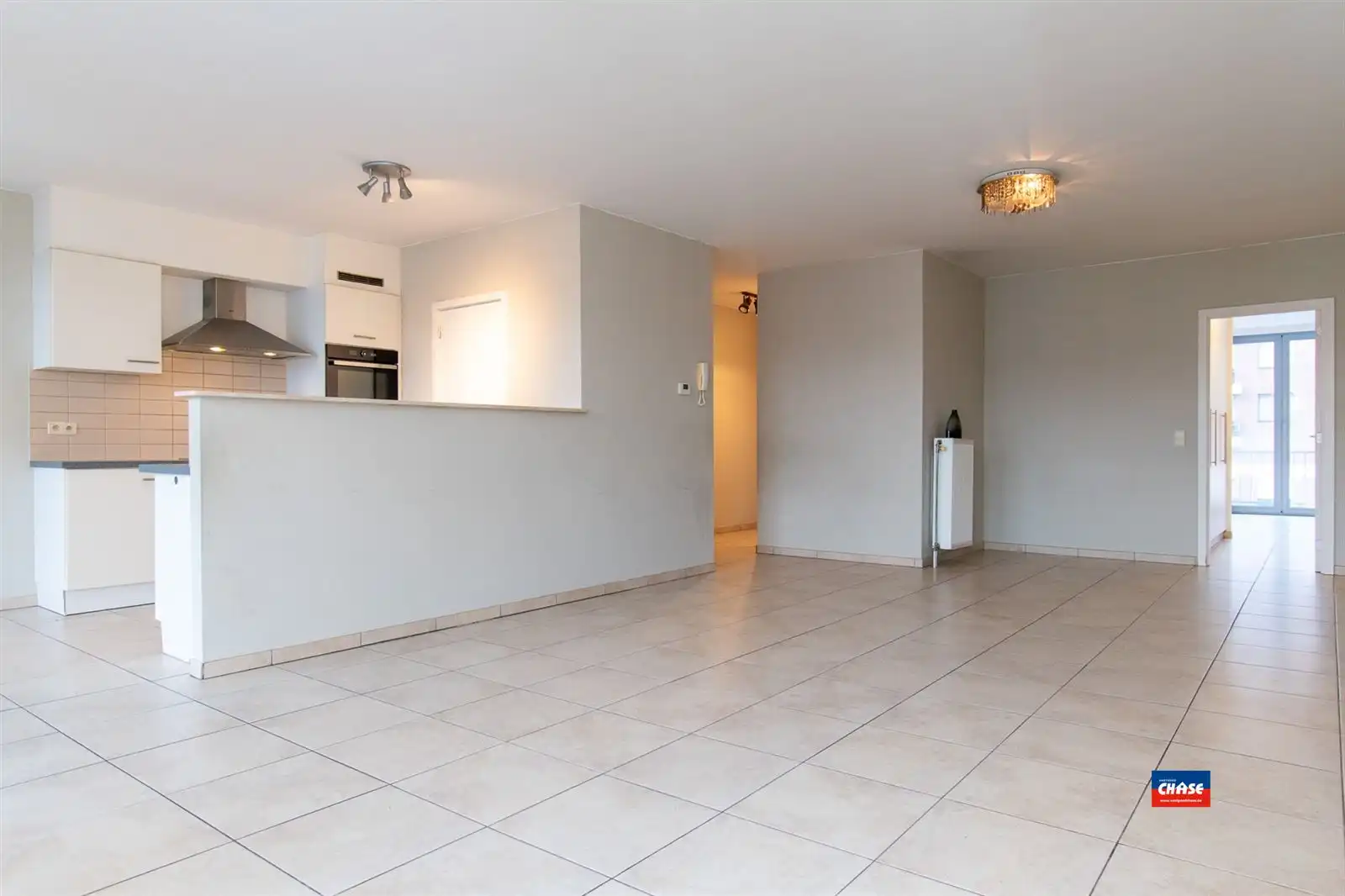 IN OPTIE !!! Ruim appartement met 2 slaapkamers en zonnig terras ! foto 3