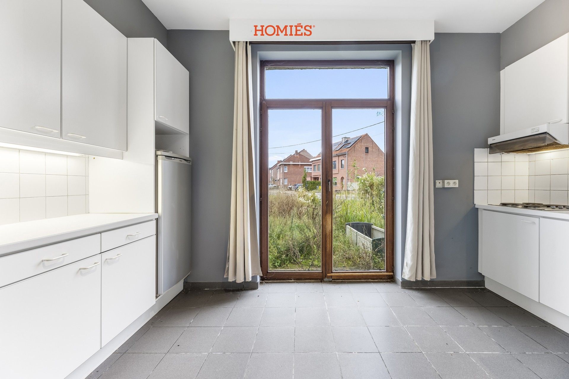 Te renoveren woning met veel potentieel foto 6