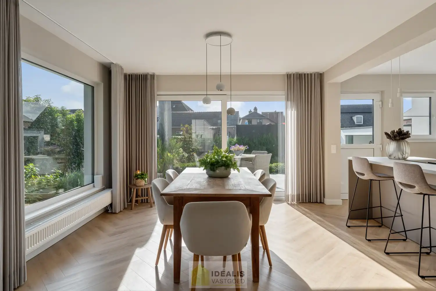 IDEALIS VASTGOED – Een prachtige instapklare woning in het fijne Hamont op een steenworp van de NL-grens! foto 11