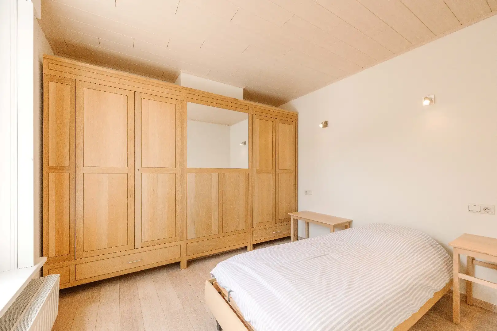 VERRASSEND RUIME WOONST (HANDELSHUIS) MET TUIN & GARAGE | TOEGANG ACHTEROM foto 14