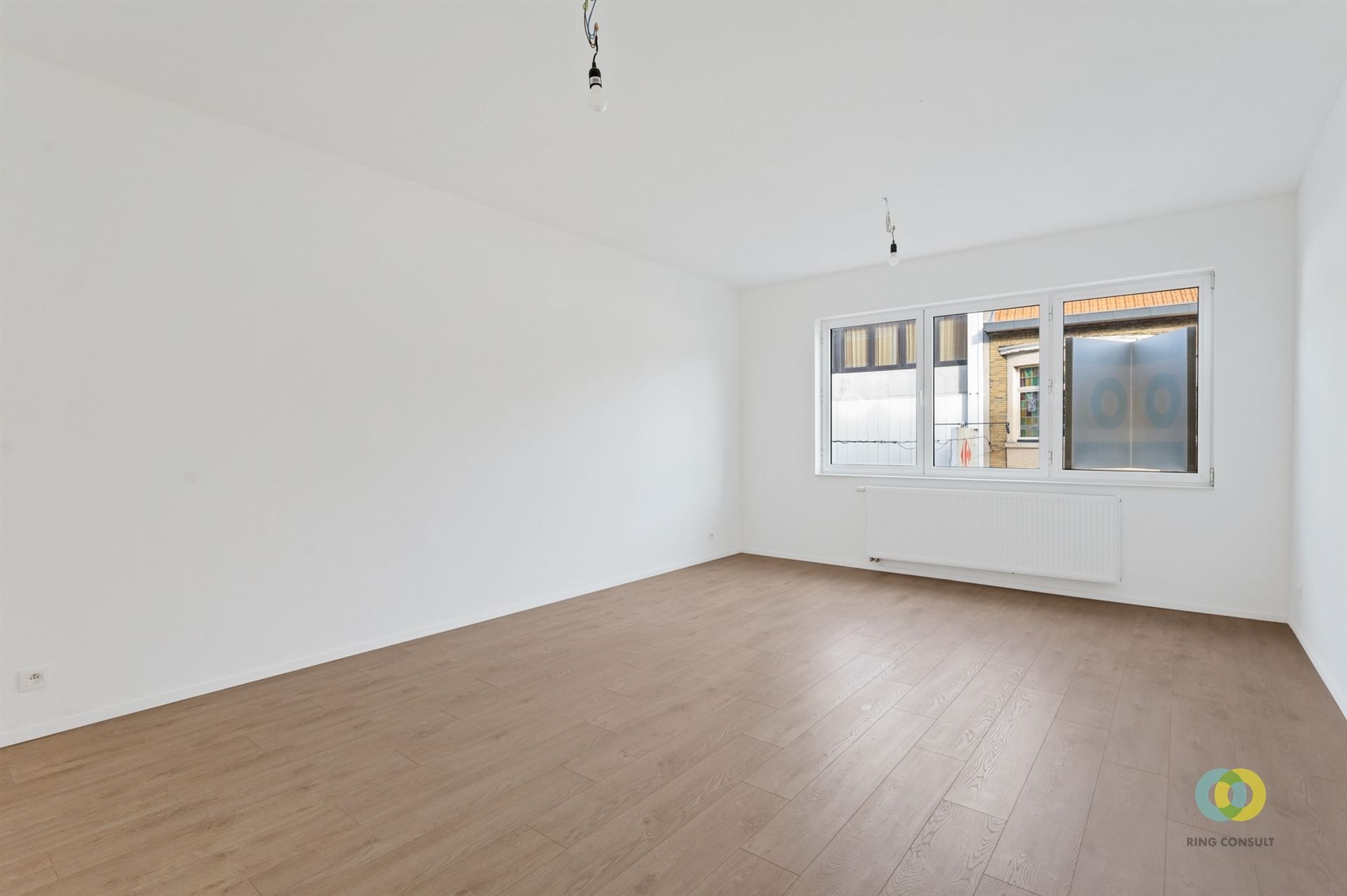 Gerenoveerd appartement met twee slaapkamers foto 2