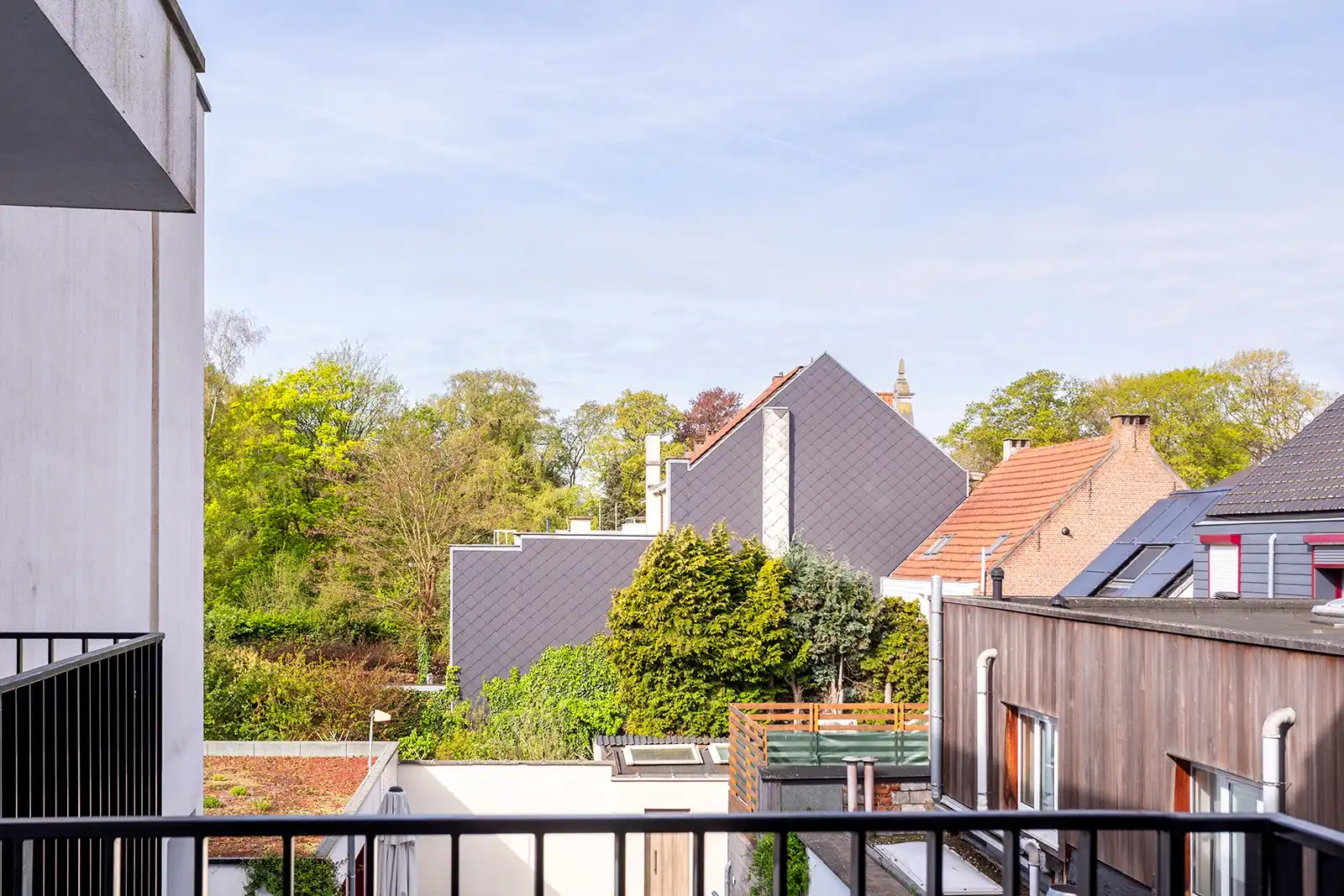 Slim wonen of zorgeloos investeren – stijlvolle nieuwbouwstudio met terras in Boechout foto 16